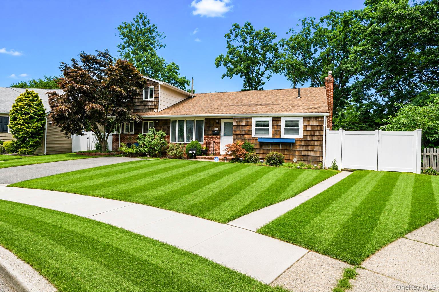 2275 Hynes Place – For Sale photo 5