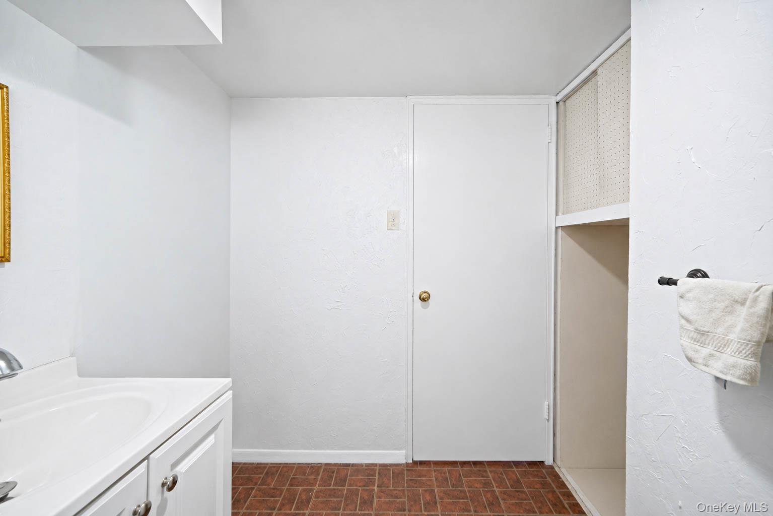 2275 Hynes Place – For Sale photo 27
