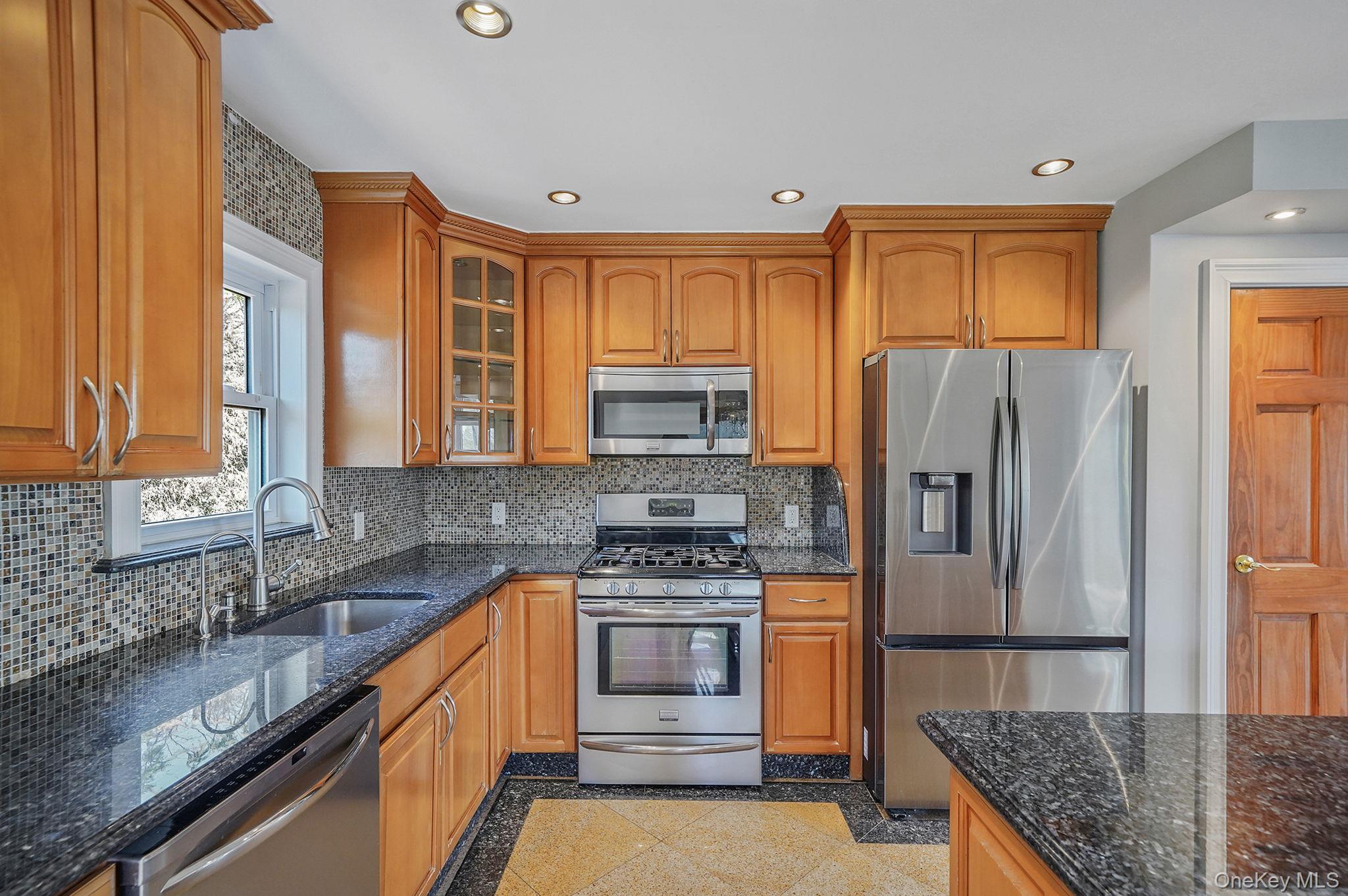 1072 Hicksville Road – For Rent photo 5
