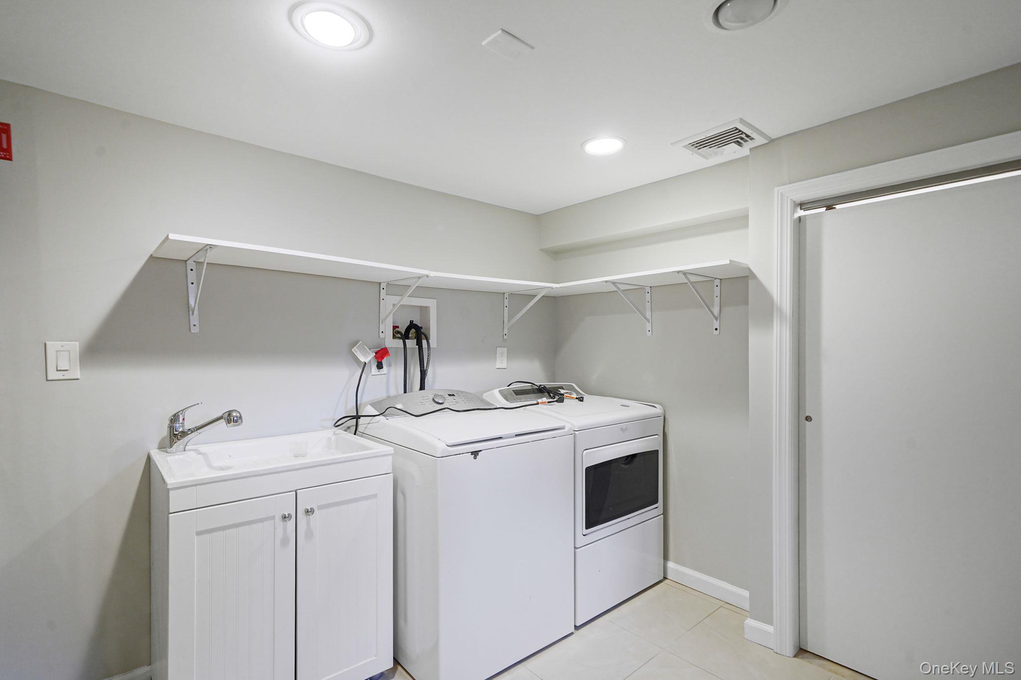 1072 Hicksville Road – For Rent photo 17