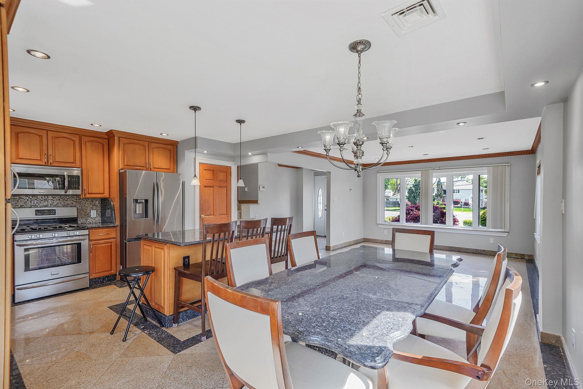 1072 Hicksville Road – For Rent photo 4