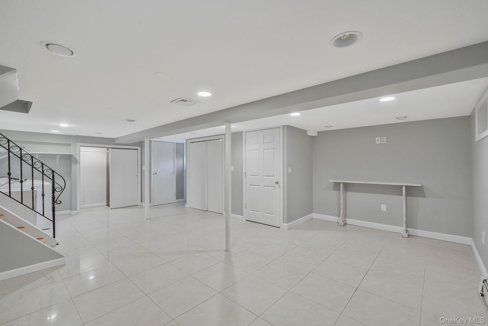 1072 Hicksville Road – For Rent photo 15