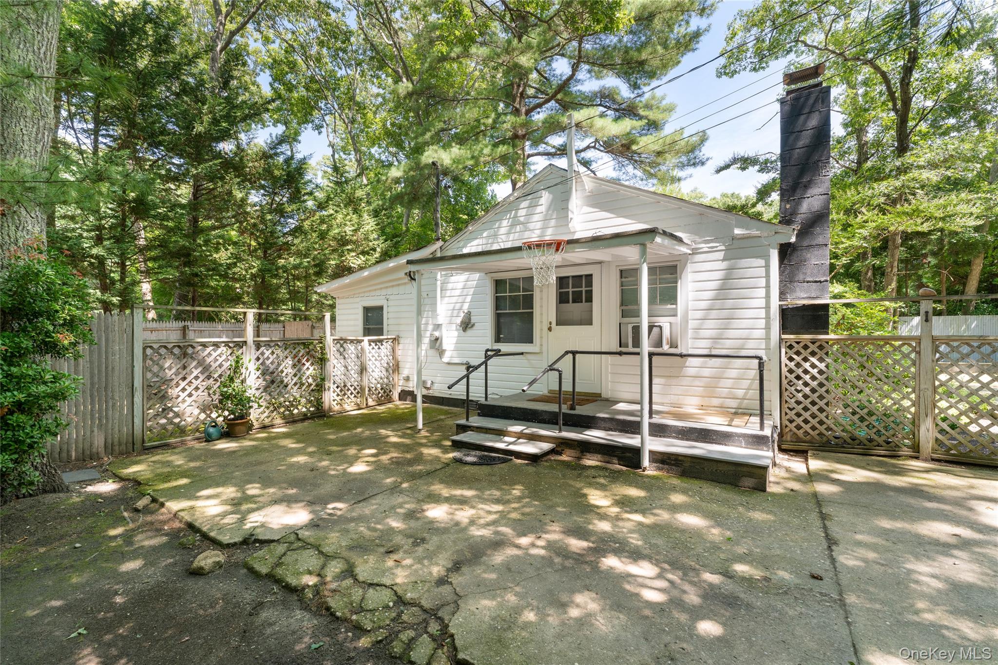 141 W Neck Road – For Sale photo 18