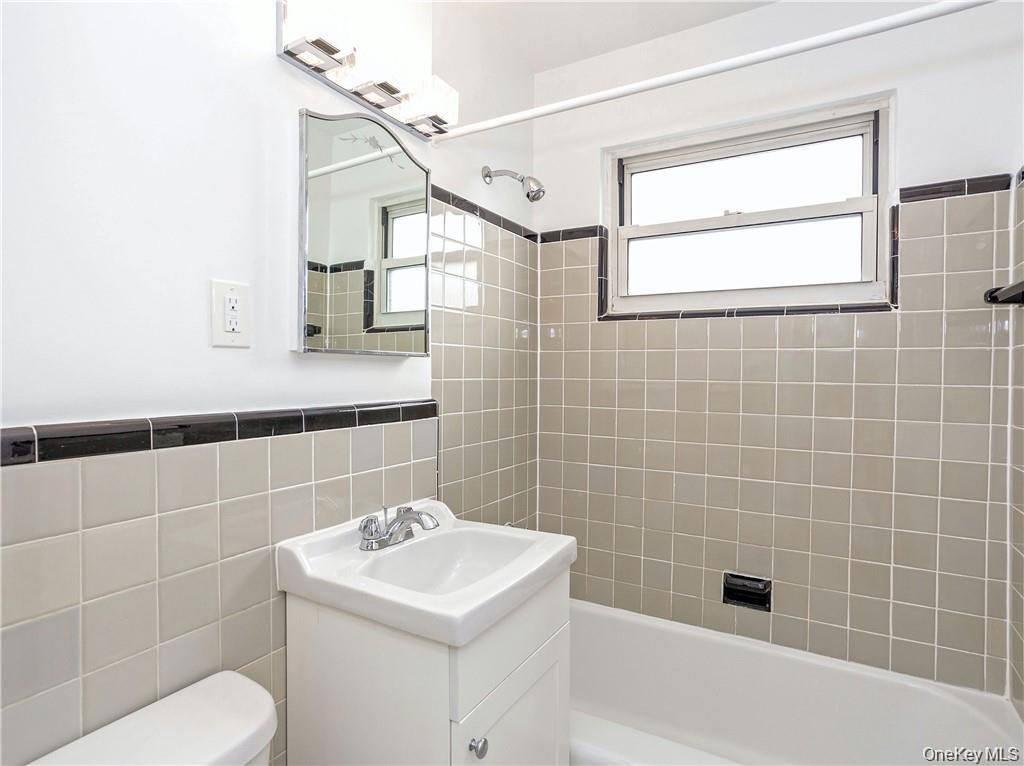 15 Quinby Avenue, Unit 1E photo 12