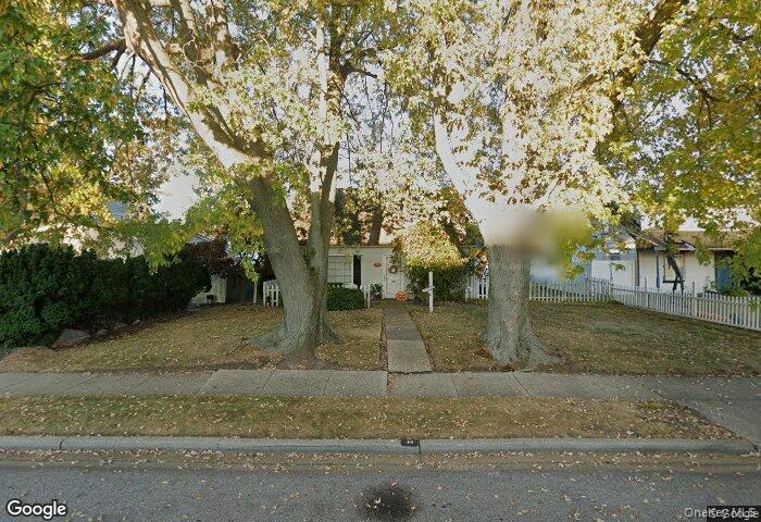 14 Surrey Lane – For Sale