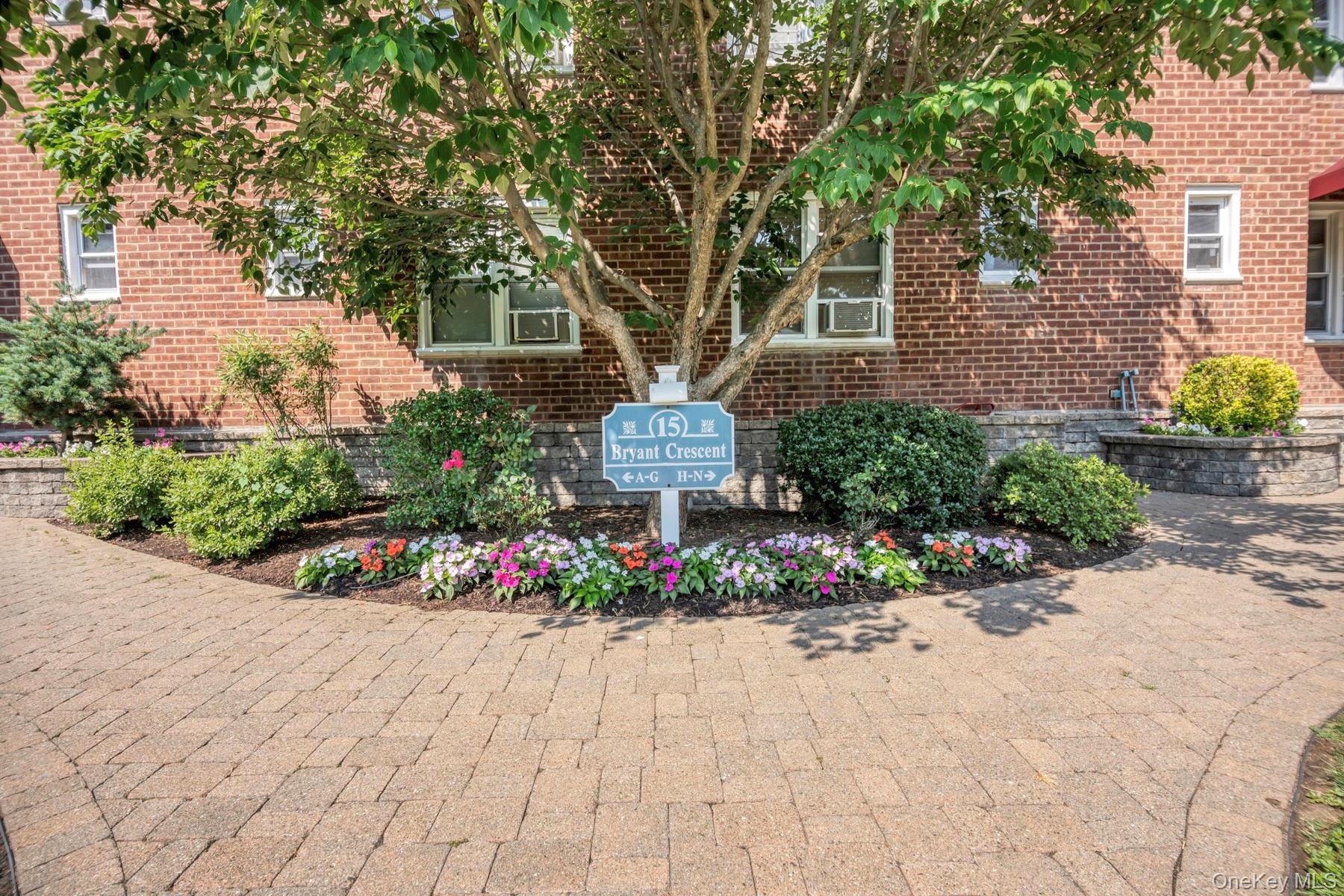 15 Bryant Crescent, Unit 2F photo 2