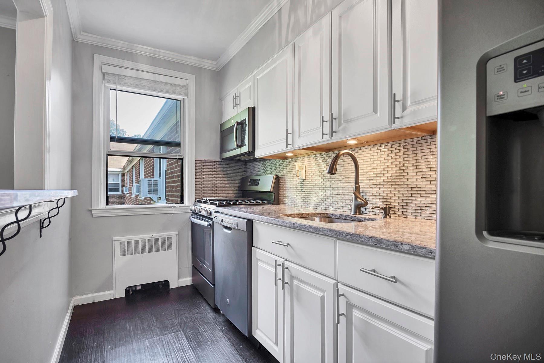 15 Bryant Crescent, Unit 2F photo 8