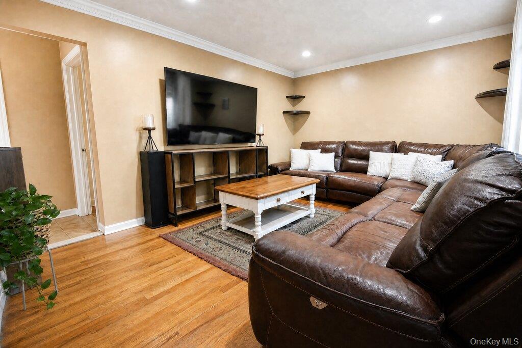 1061 Midland Street – For Sale photo 3