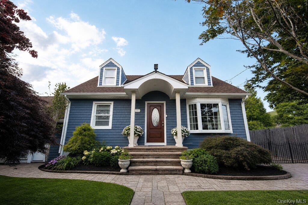 1061 Midland Street – For Sale