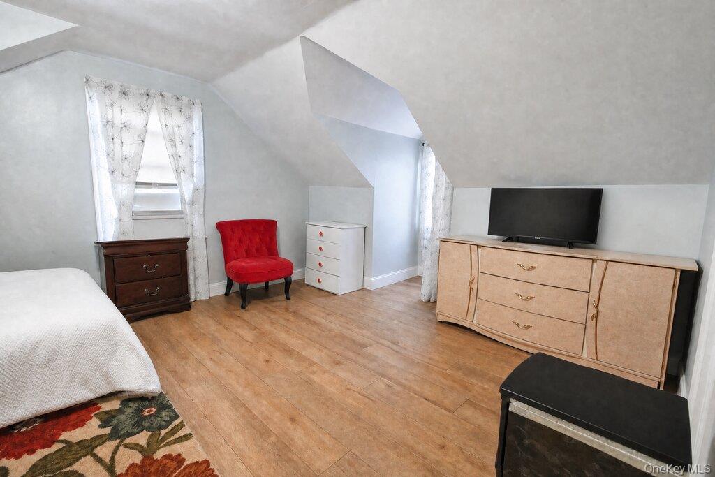 1061 Midland Street – For Sale photo 12