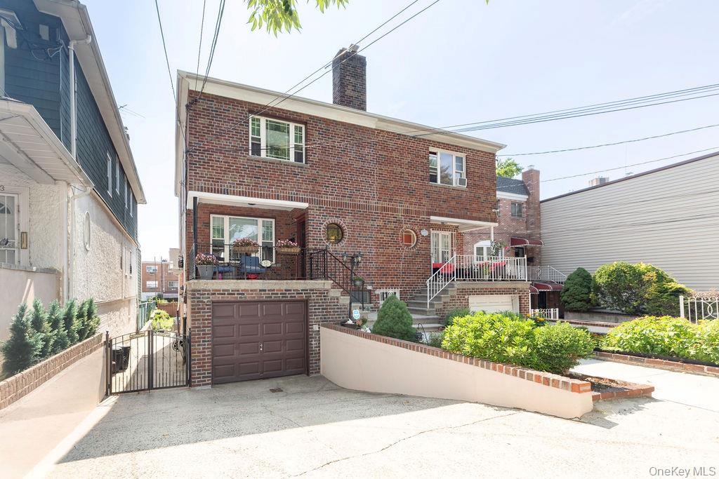 1915 Fowler Avenue – For Sale