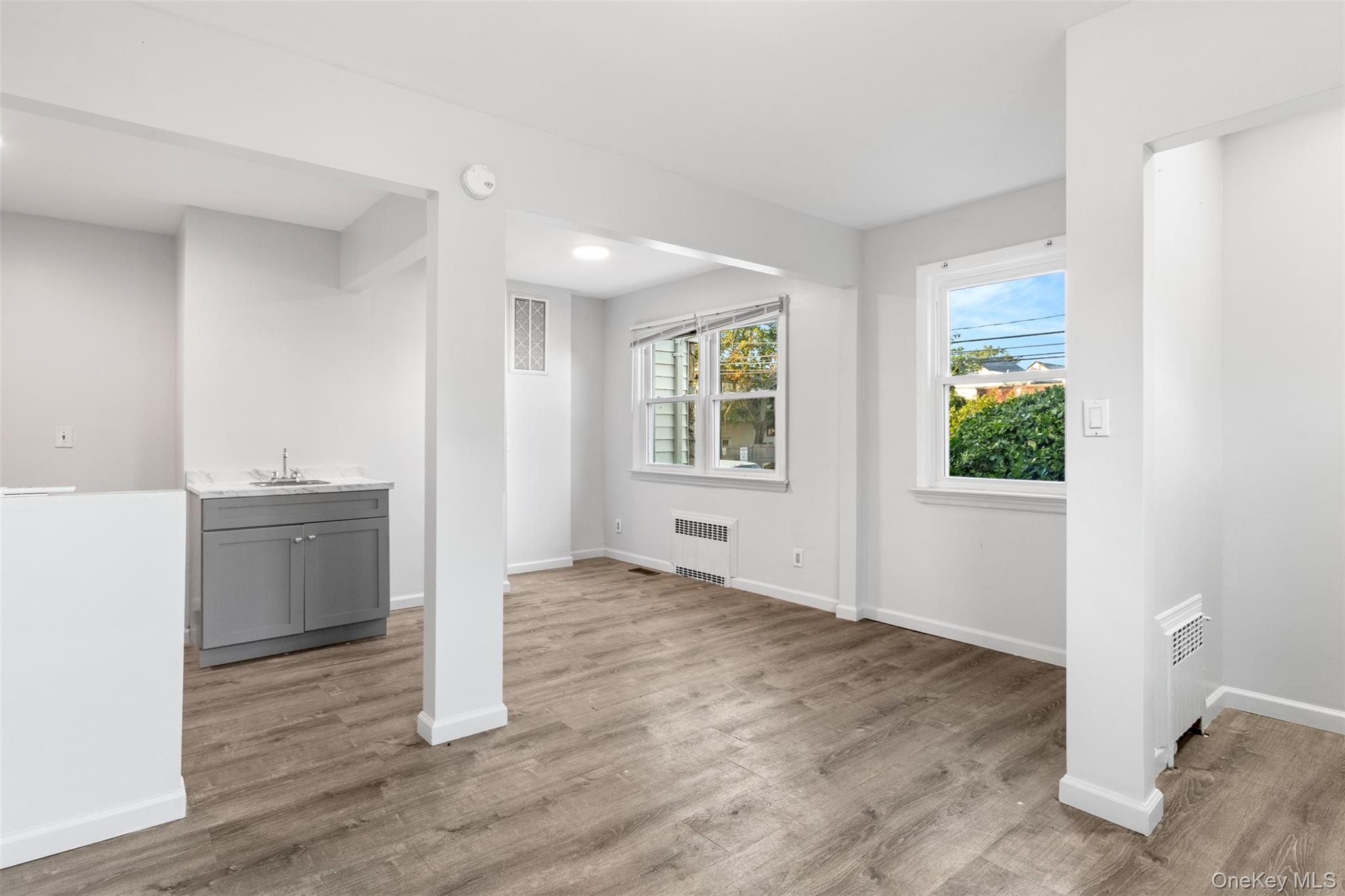 336 Scranton Avenue – For Sale photo 16