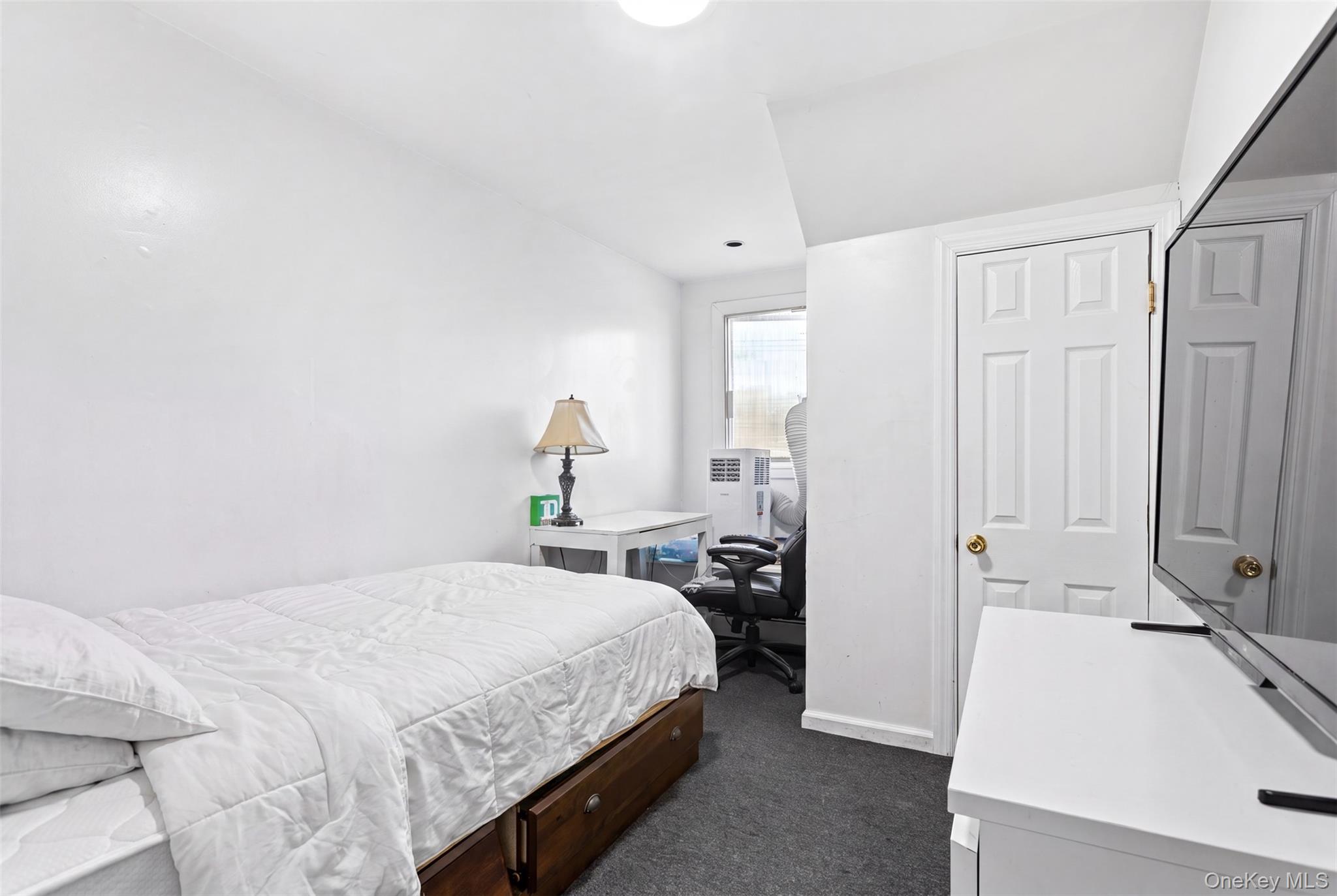 336 Scranton Avenue – For Sale photo 15