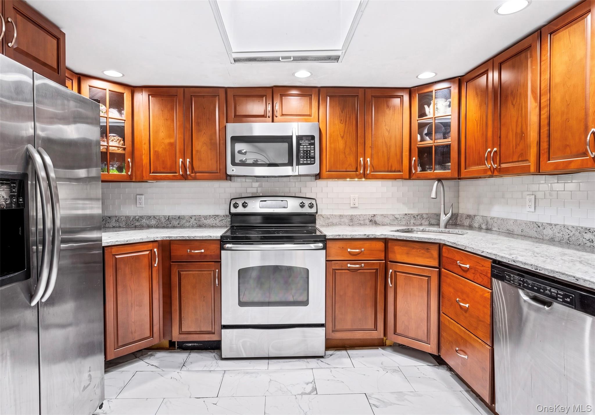 336 Scranton Avenue – For Sale photo 12