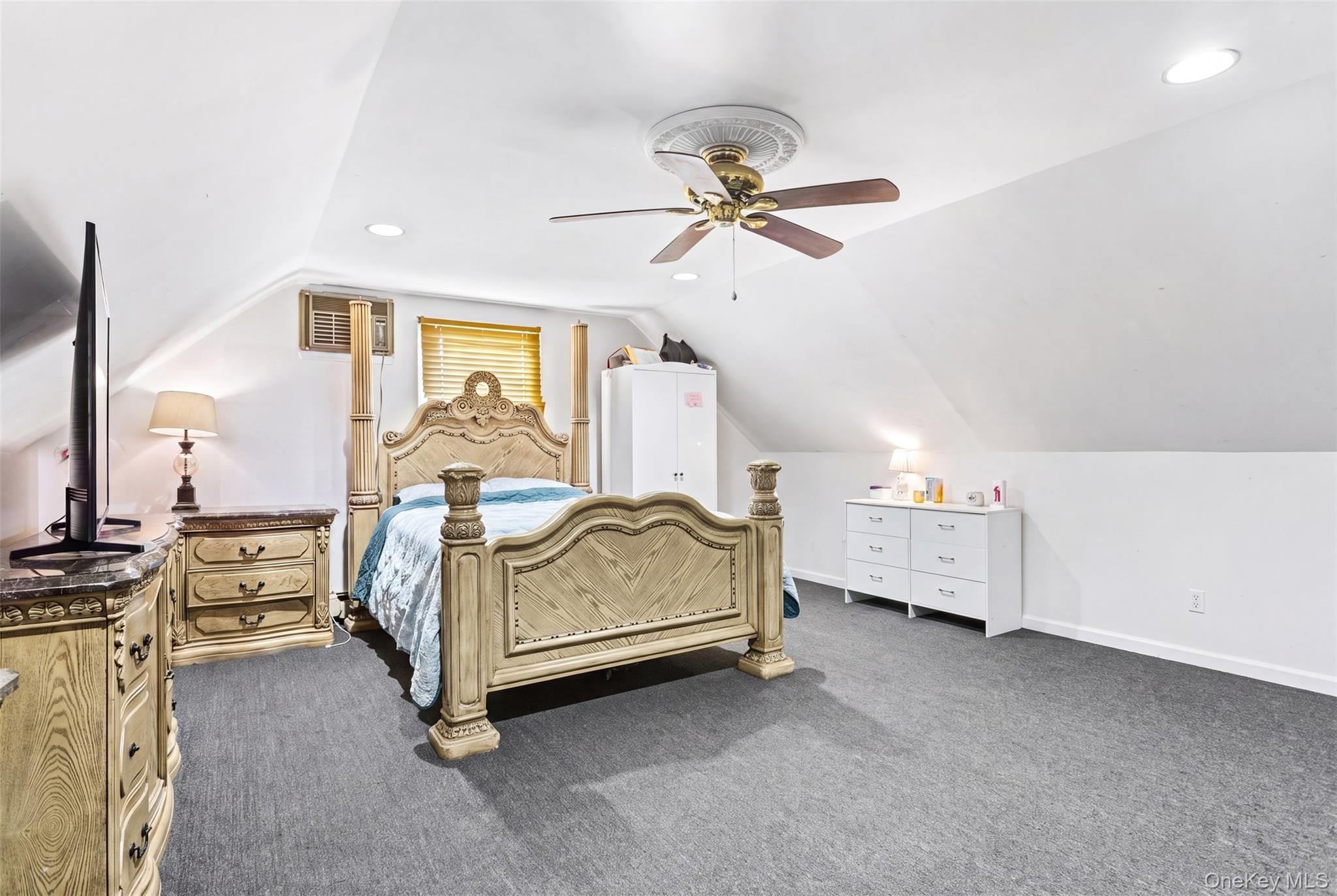 336 Scranton Avenue – For Sale photo 14