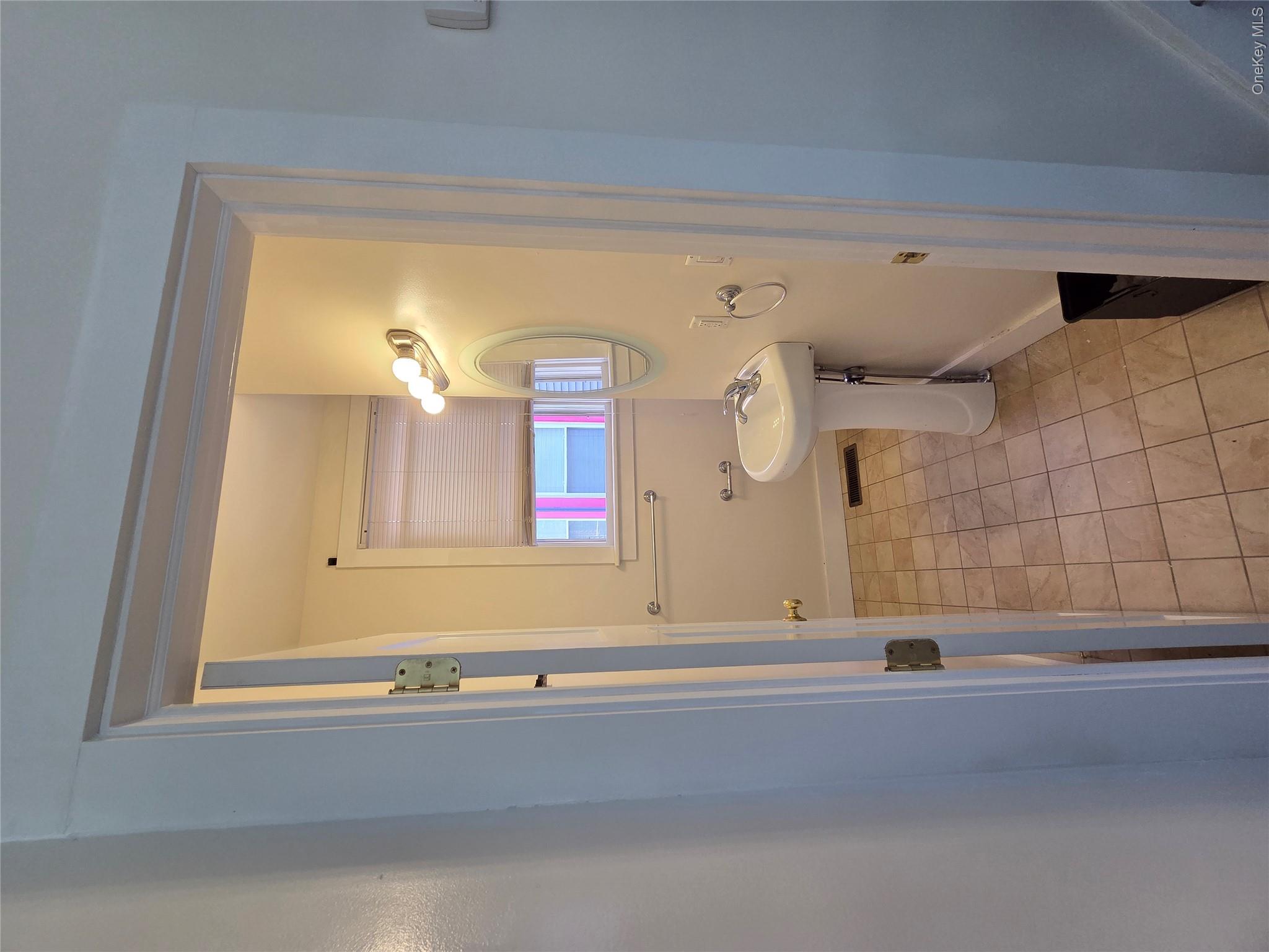 65 S Clinton Street, Unit B photo 8
