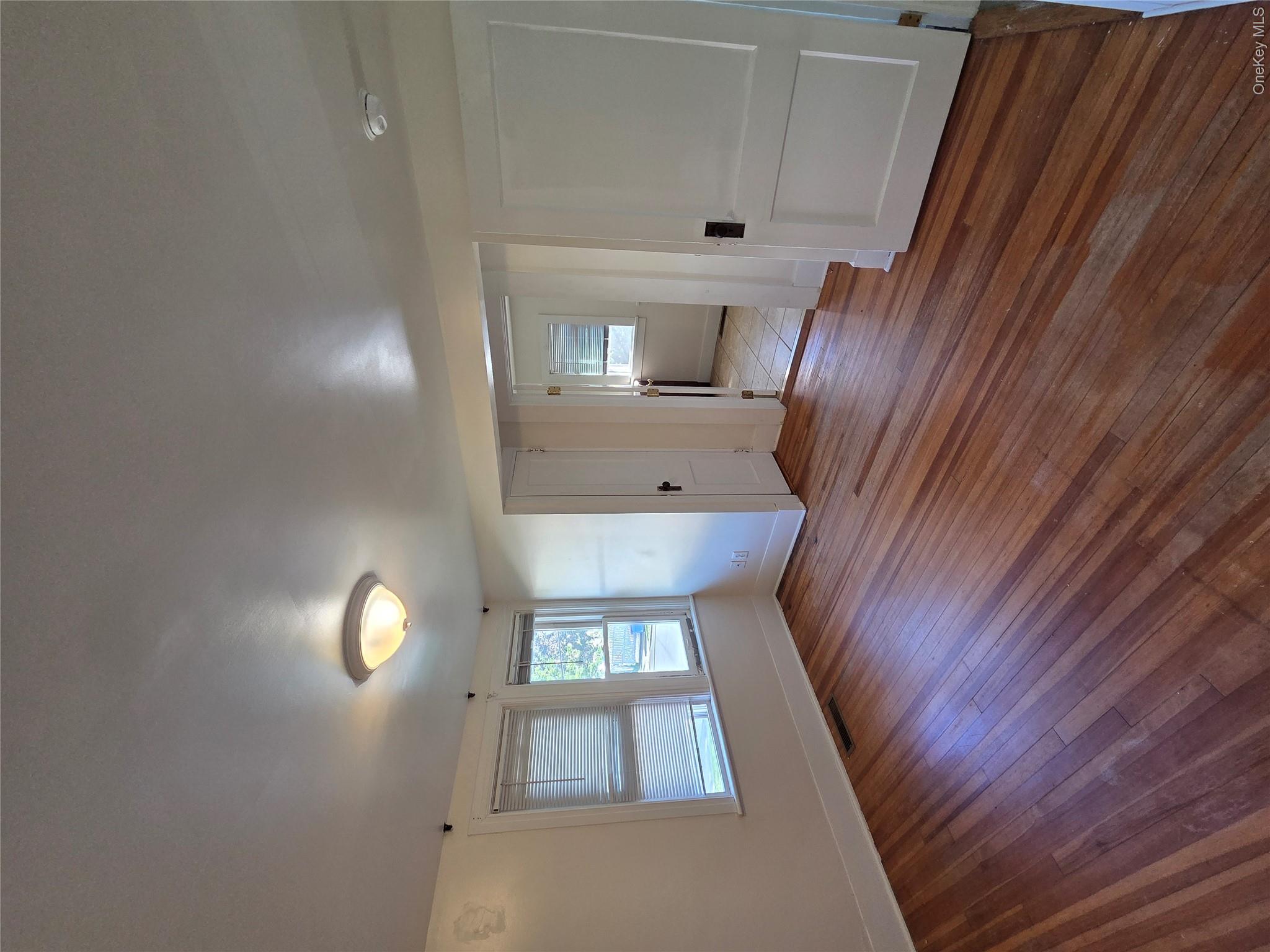 65 S Clinton Street, Unit B photo 4