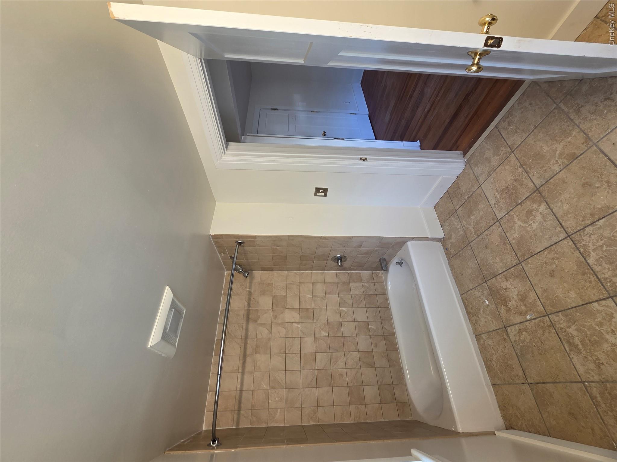 65 S Clinton Street, Unit B photo 7