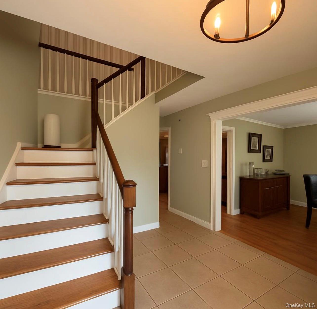 7 Carston Street W – For Sale photo 7