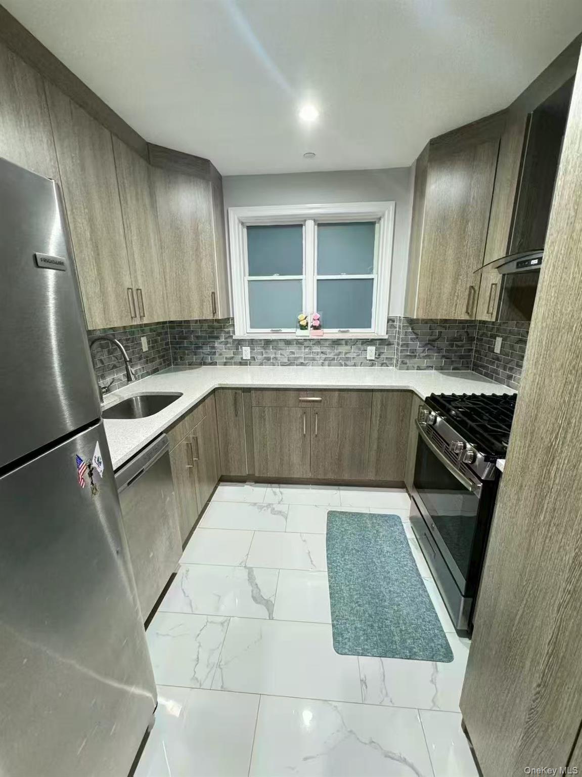 31-12 38th Avenue, Unit UNIT 3B photo 4