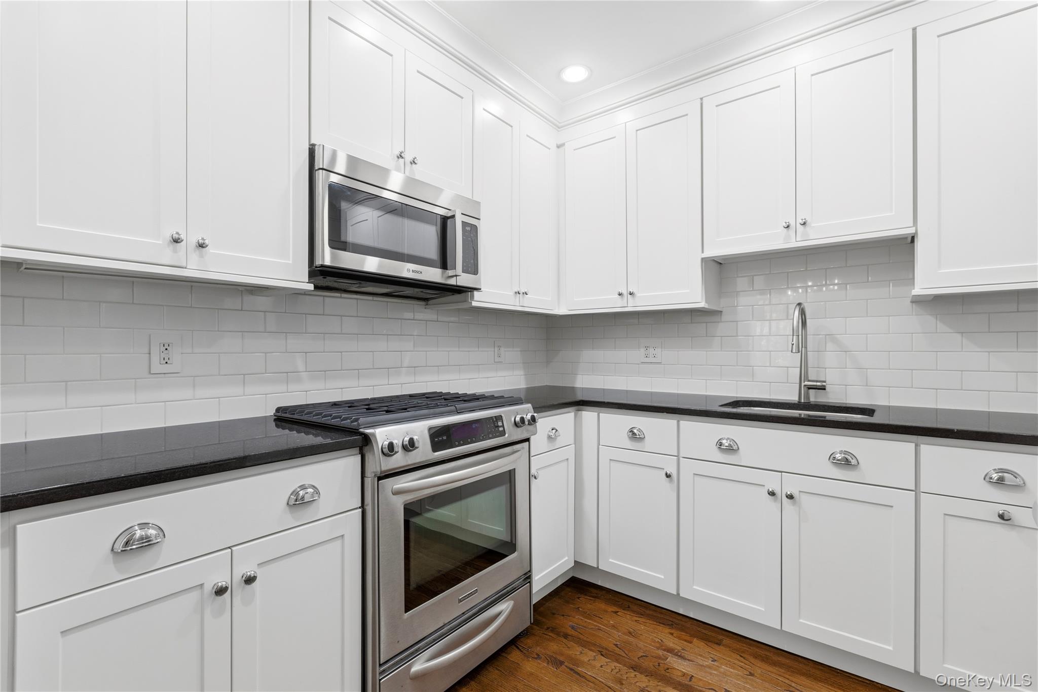 20 N Broadway, Unit B-305 photo 15
