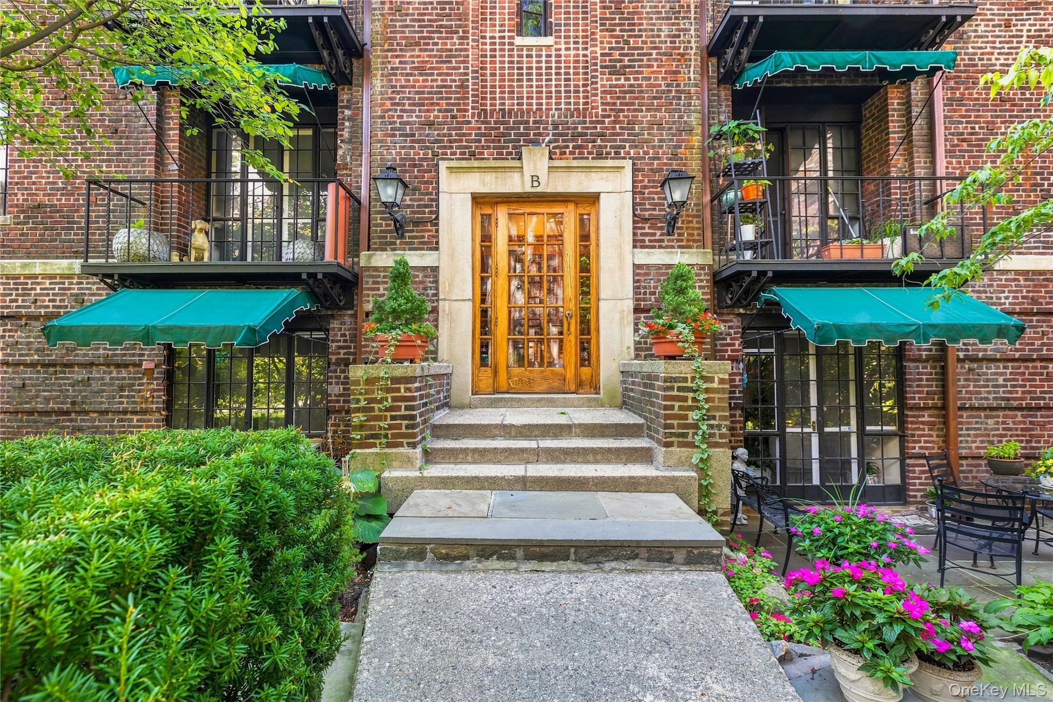20 N Broadway, Unit B-305