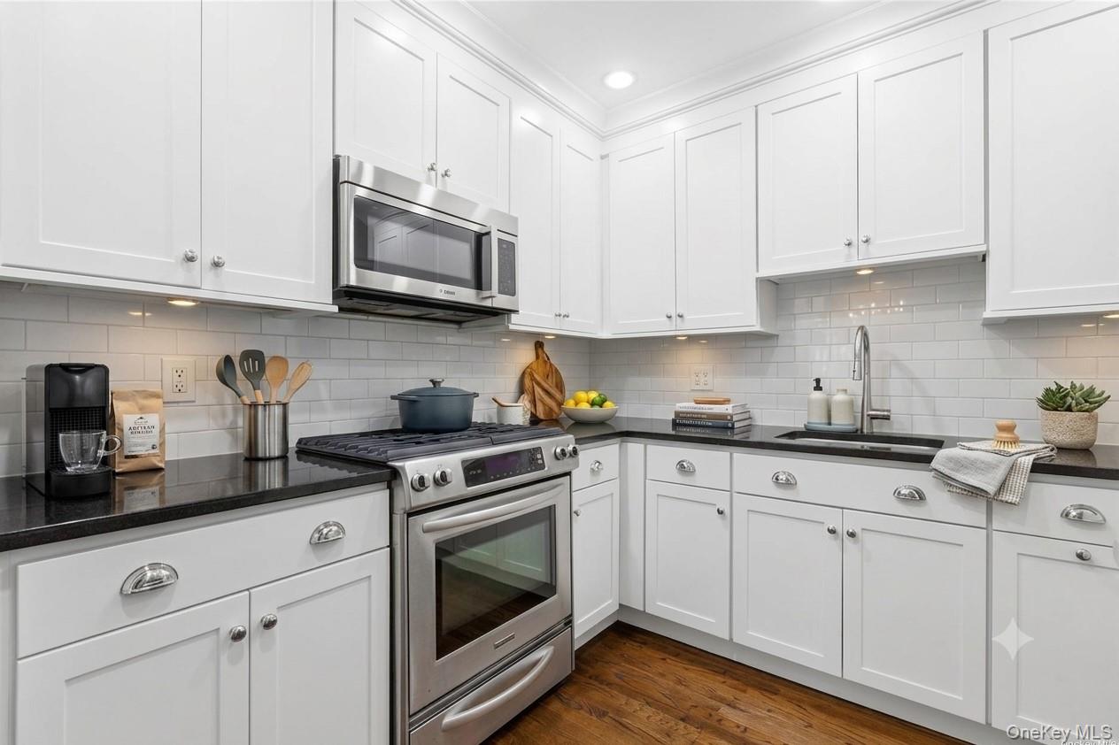 20 N Broadway, Unit B-305 photo 16