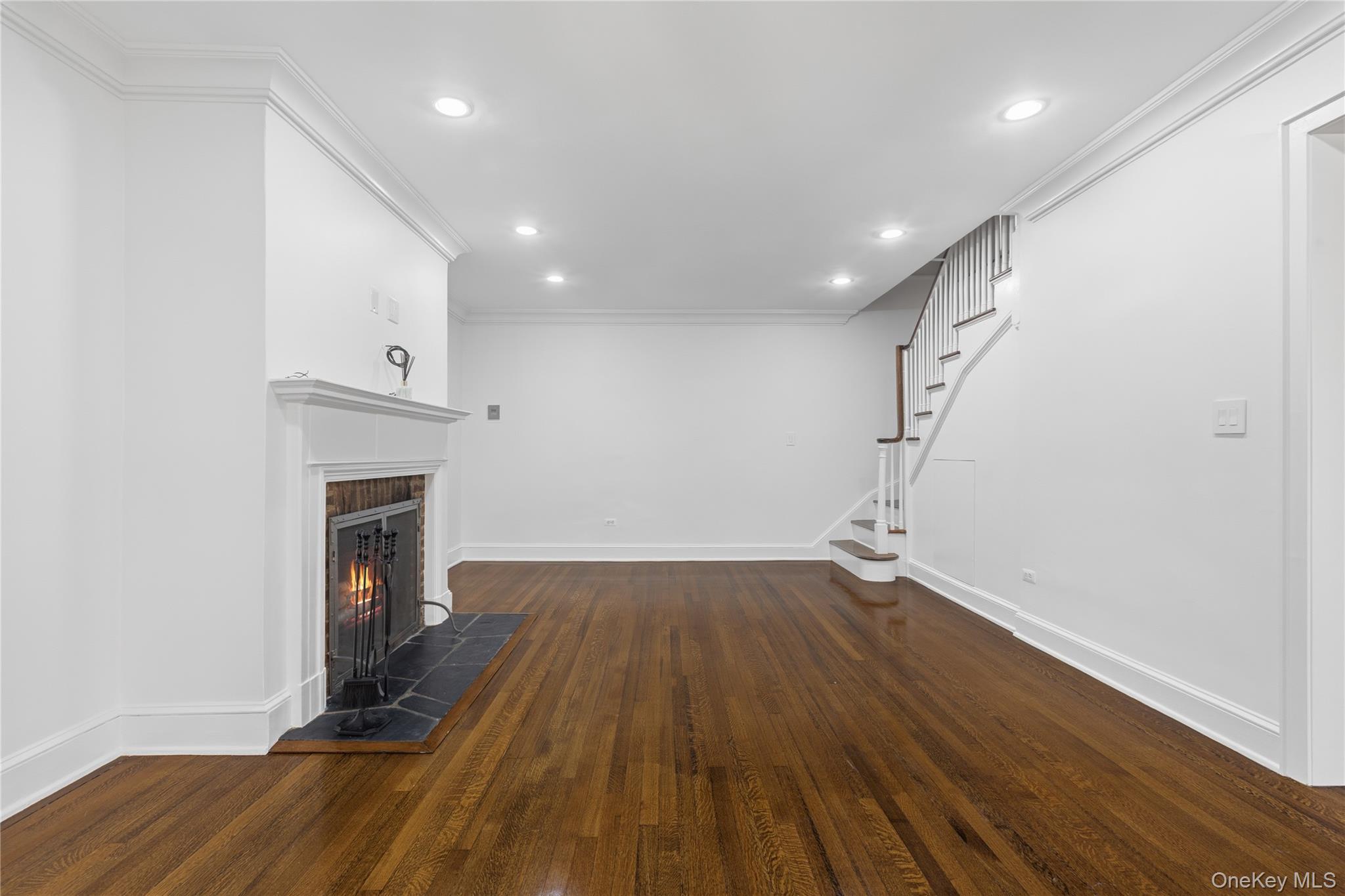 20 N Broadway, Unit B-305 photo 9