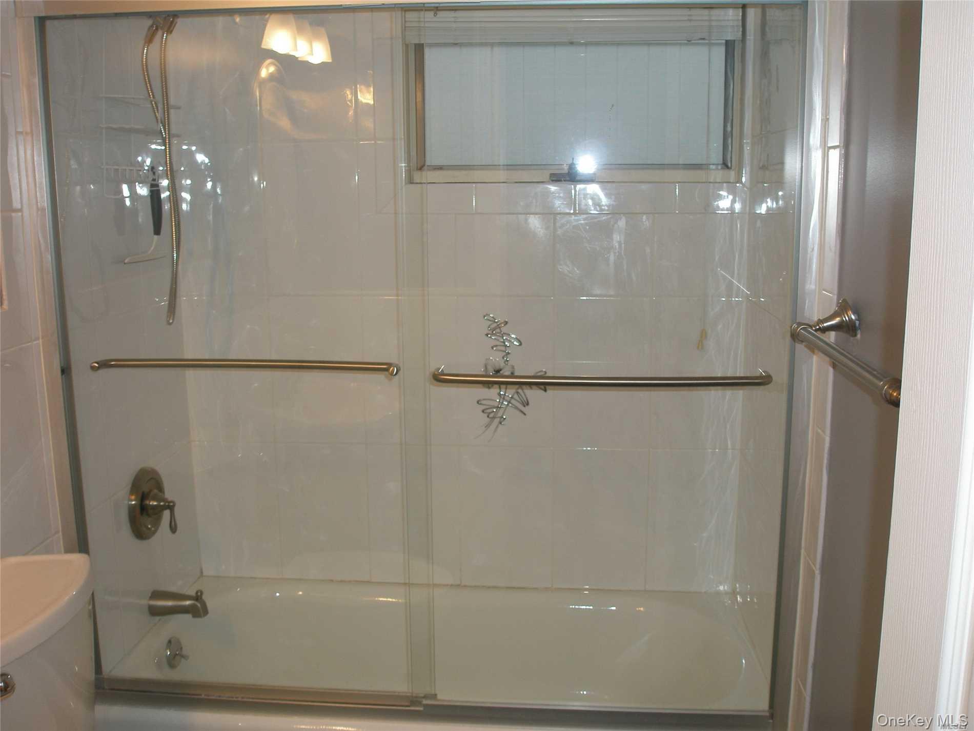 4924 Express Dr South – For Rent photo 10