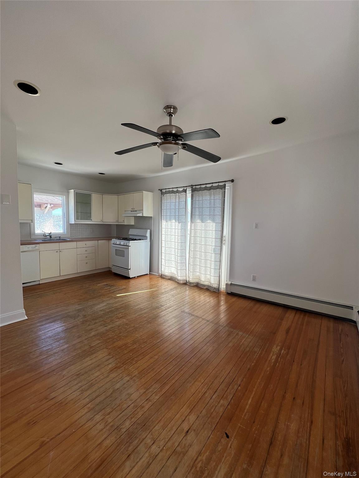 445 W Walnut Street, Unit Upper photo 6