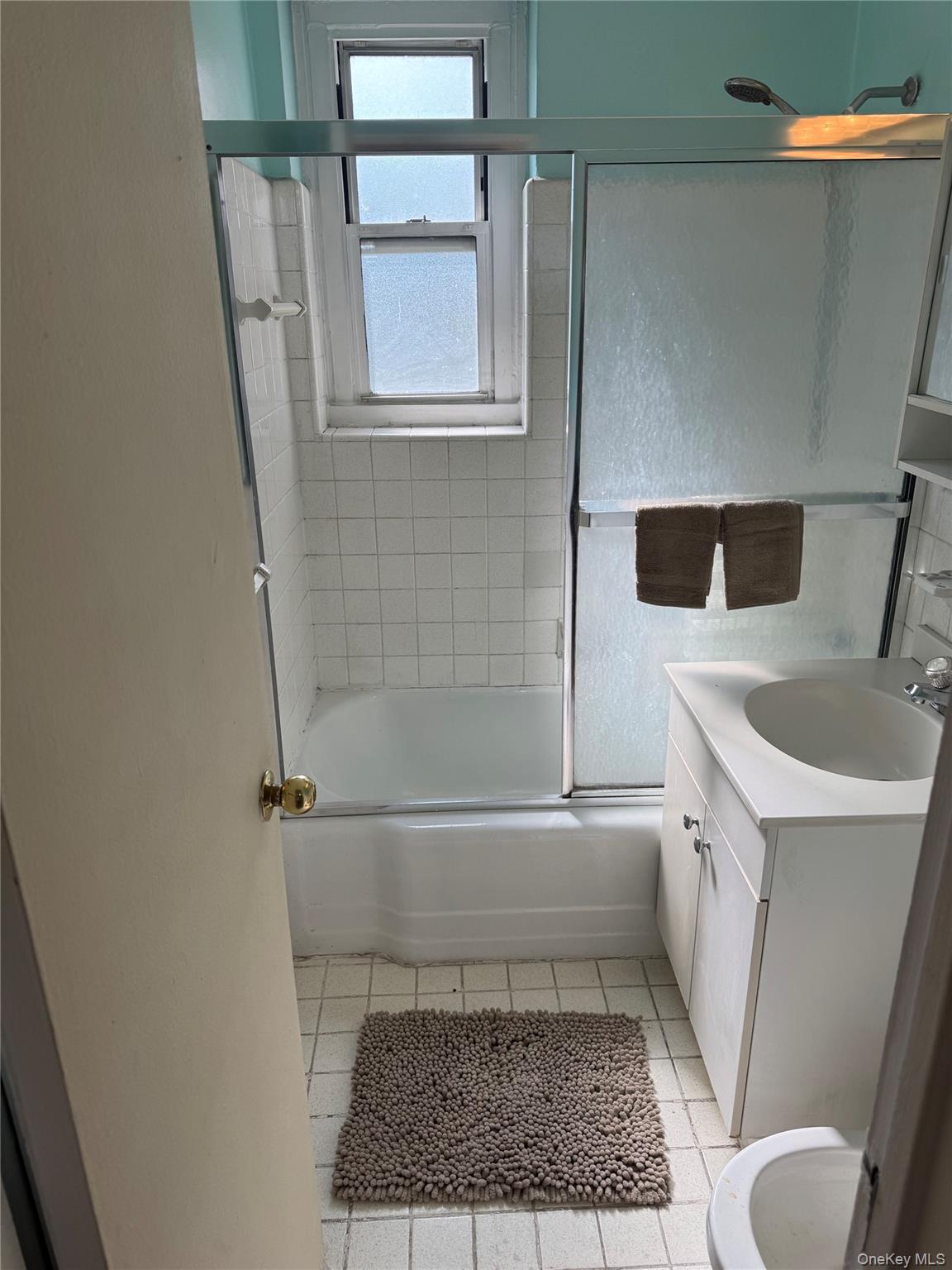 211-40 18th Avenue, Unit 4J photo 6
