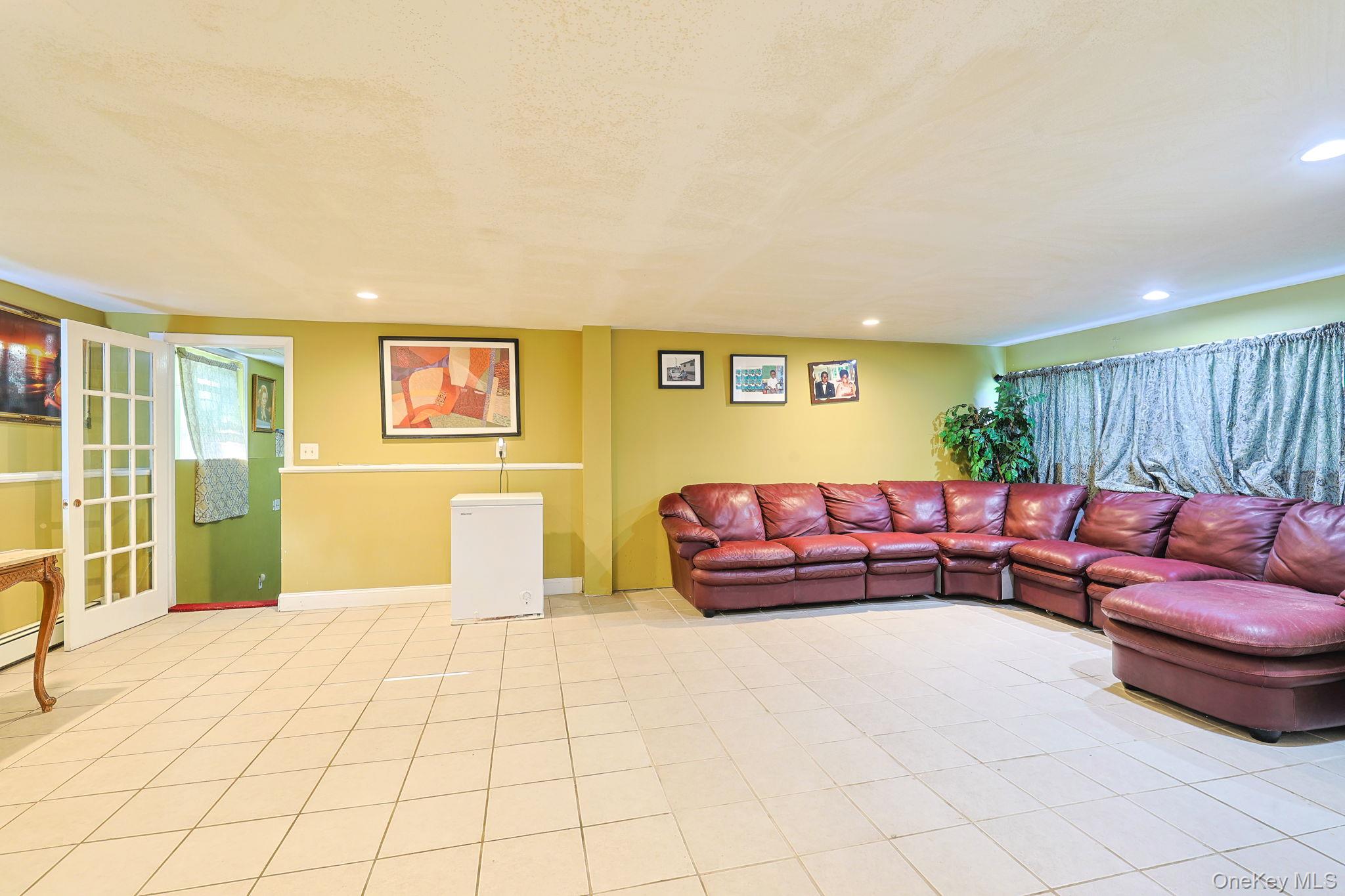 1 Forest Lane – For Sale photo 19