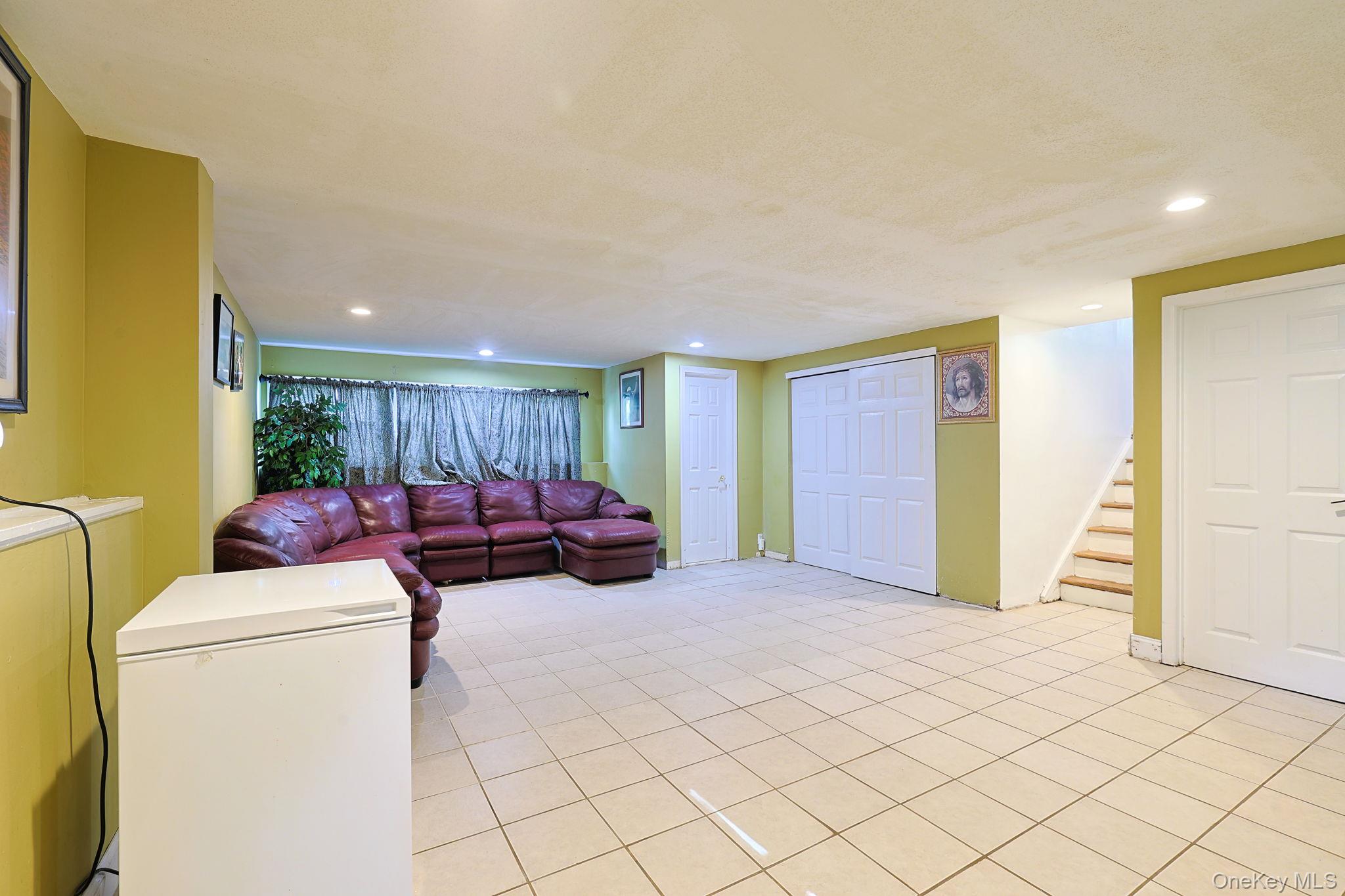 1 Forest Lane – For Sale photo 21