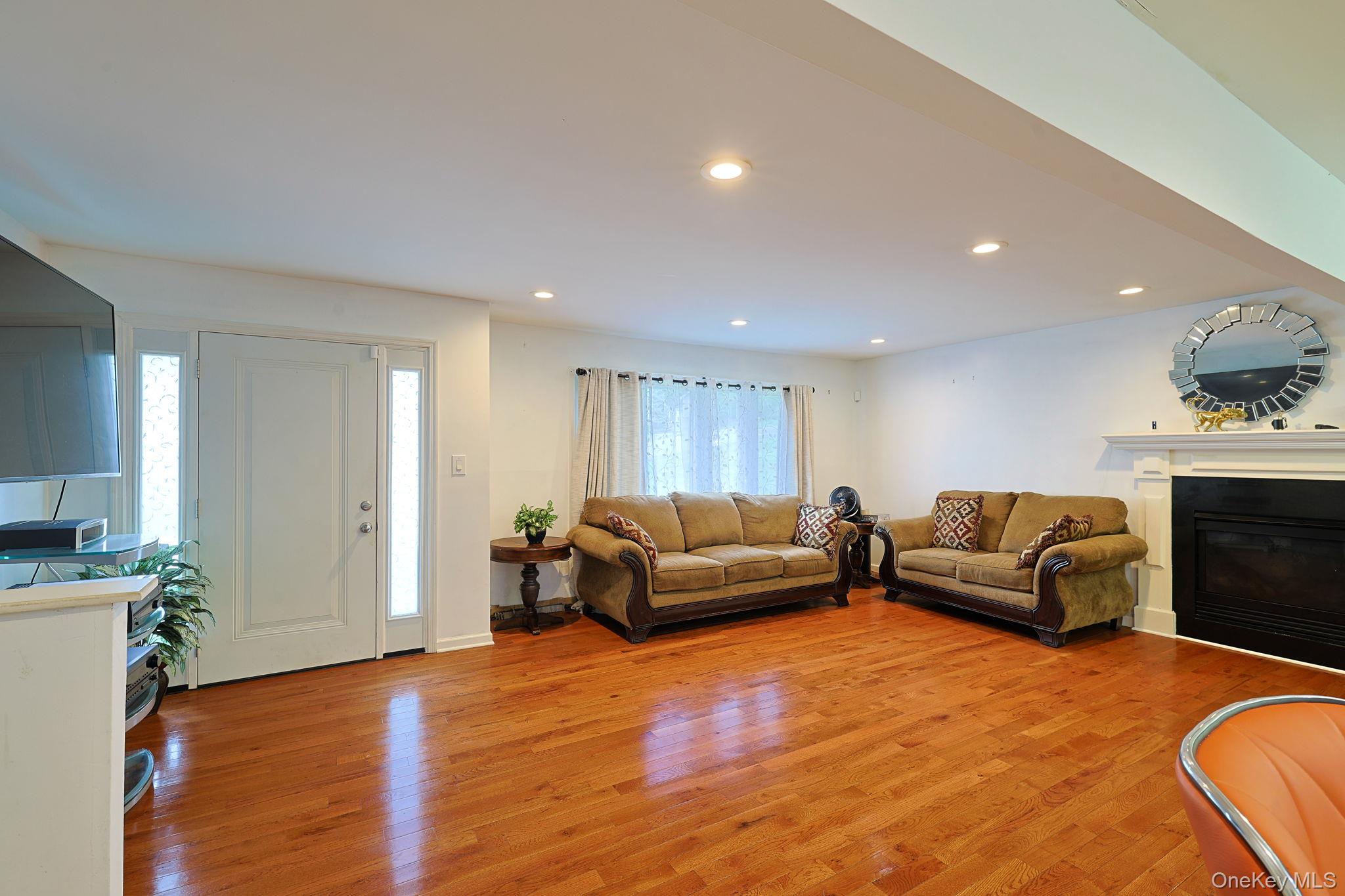 1 Forest Lane – For Sale photo 6