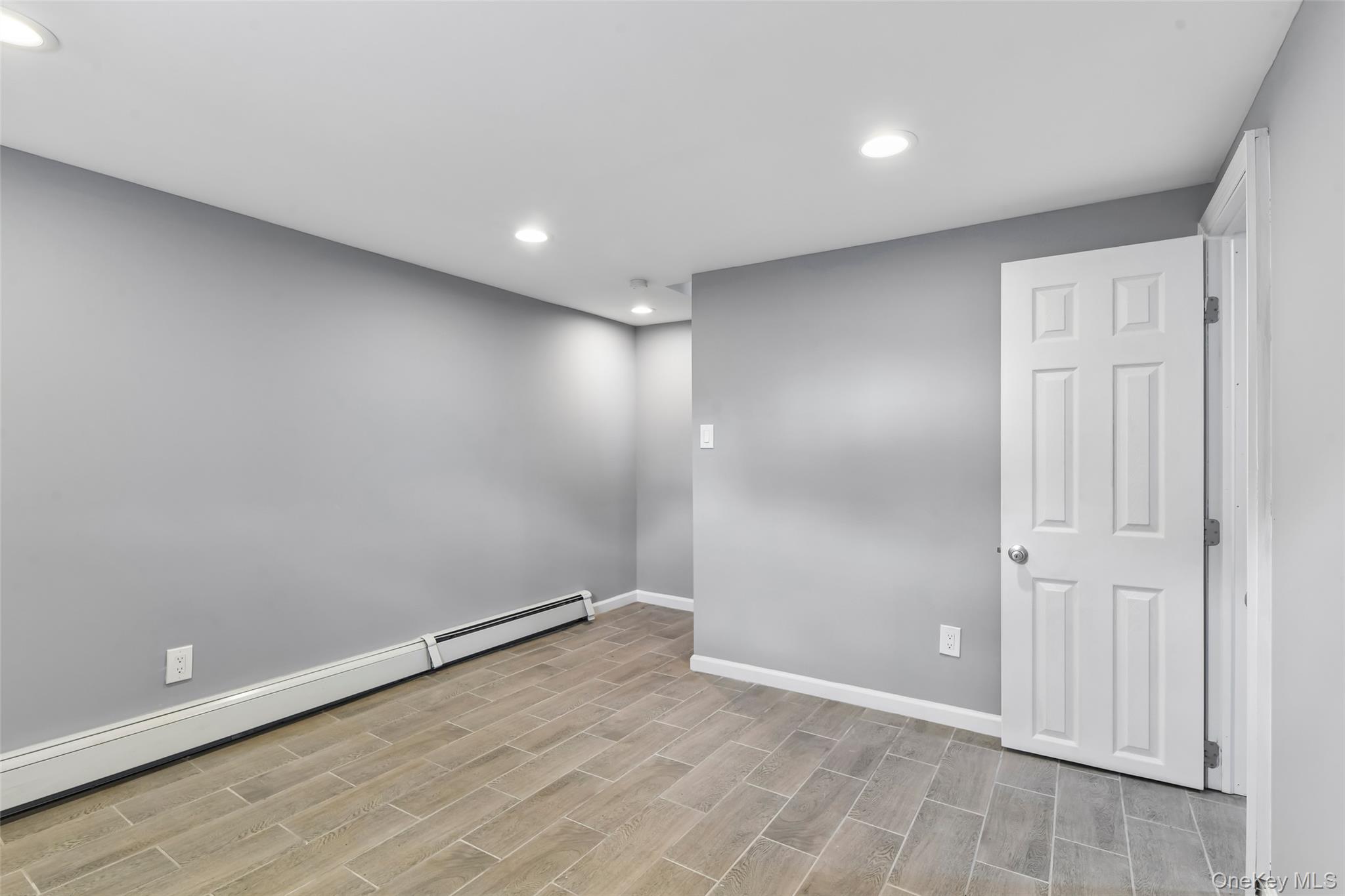 416 Arizona Avenue – For Sale photo 15