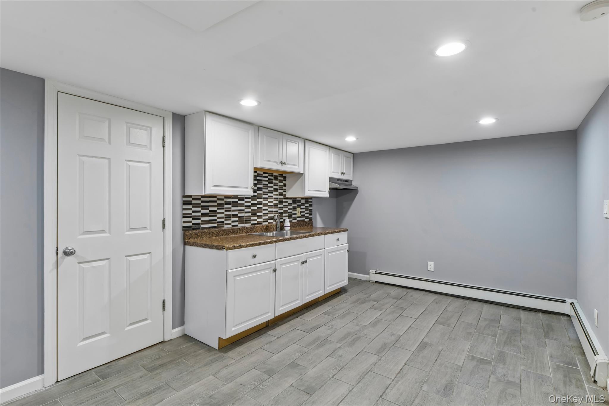 416 Arizona Avenue – For Sale photo 17