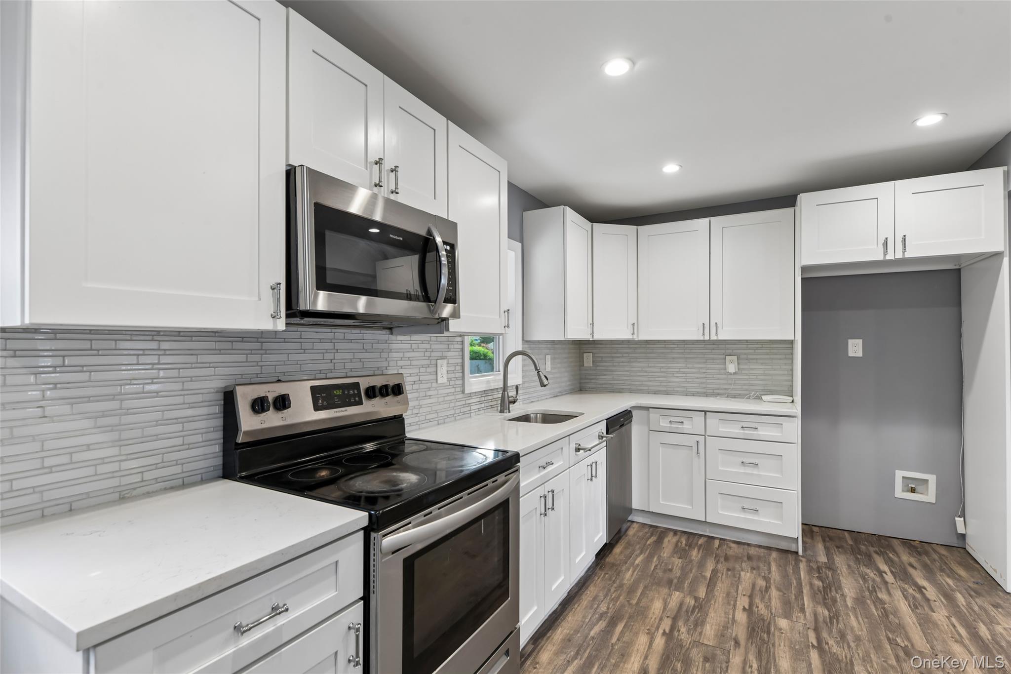 416 Arizona Avenue – For Sale photo 2