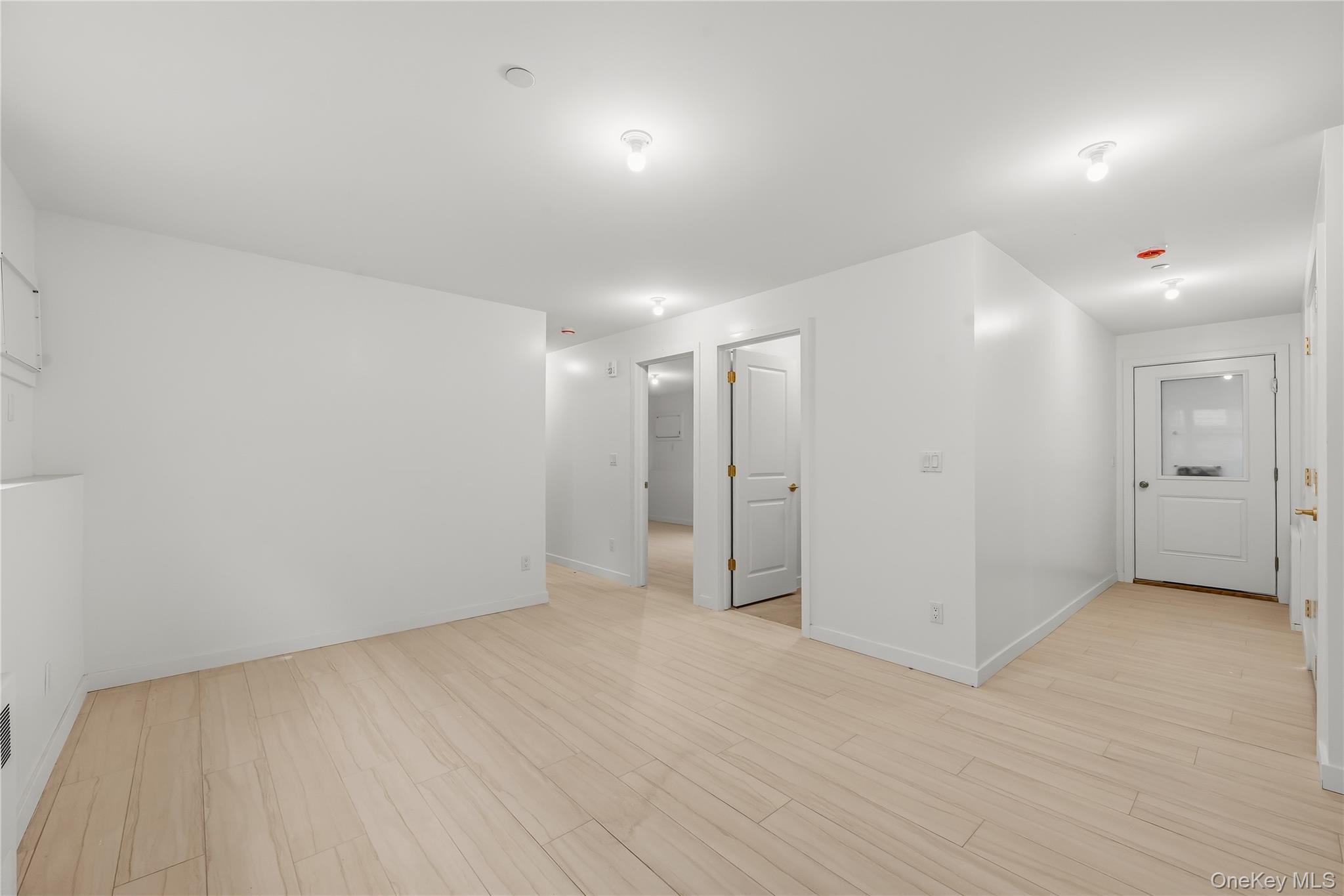 27 Ewing Avenue, Unit 201 photo 46