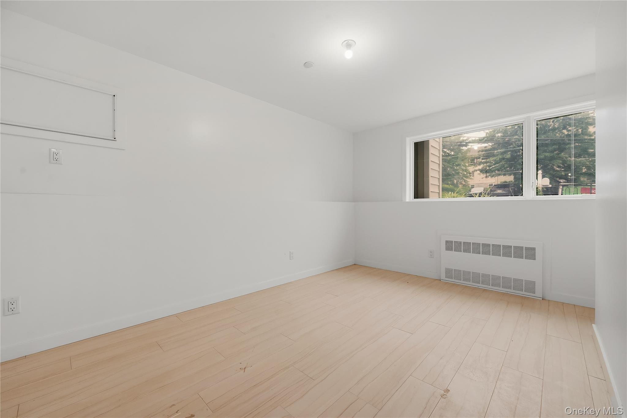 27 Ewing Avenue, Unit 201 photo 45