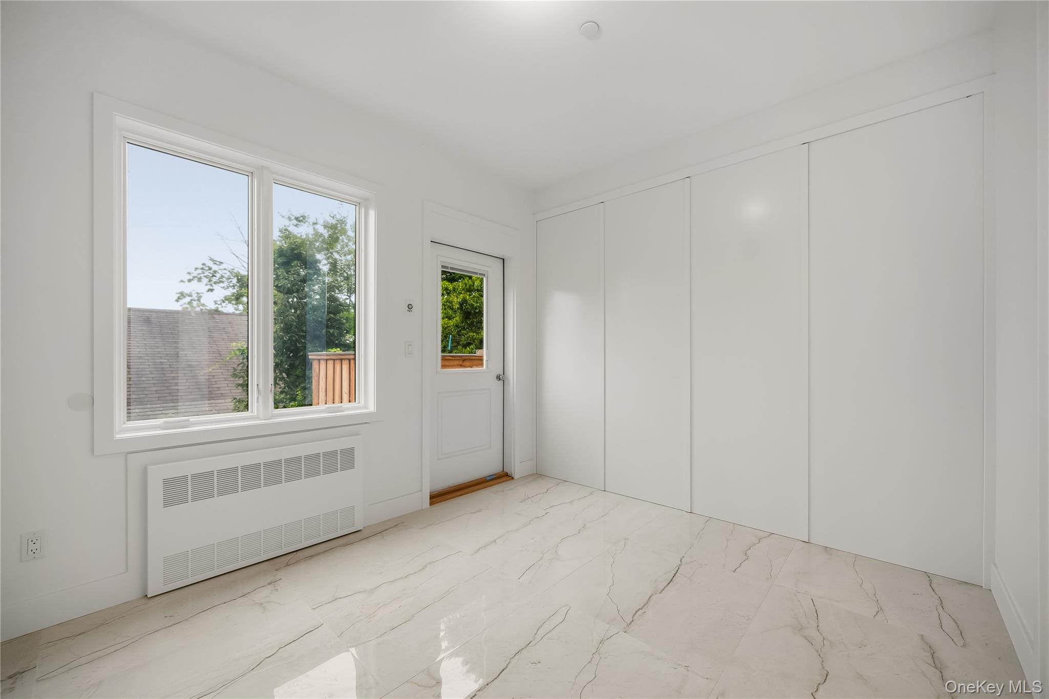 27 Ewing Avenue, Unit 201 photo 17