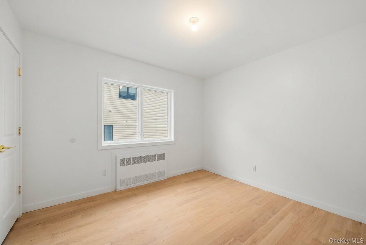 27 Ewing Avenue, Unit 201 photo 26