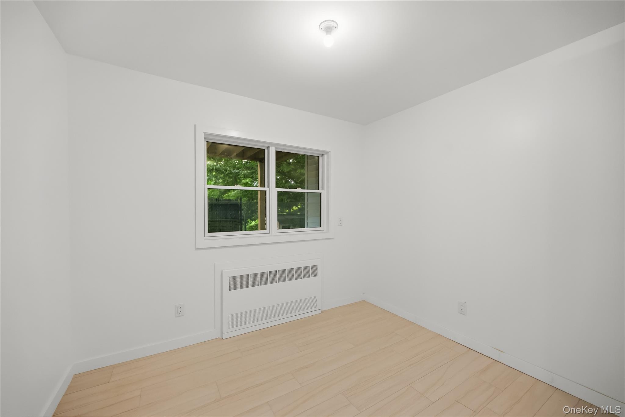 27 Ewing Avenue, Unit 201 photo 39