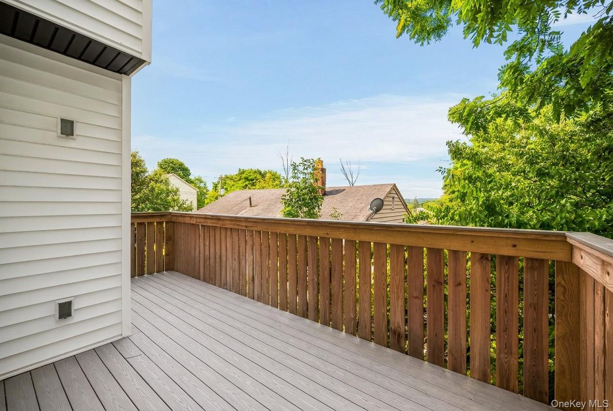 27 Ewing Avenue, Unit 201 photo 21