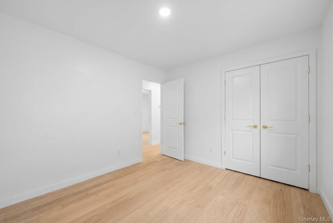 27 Ewing Avenue, Unit 201 photo 30