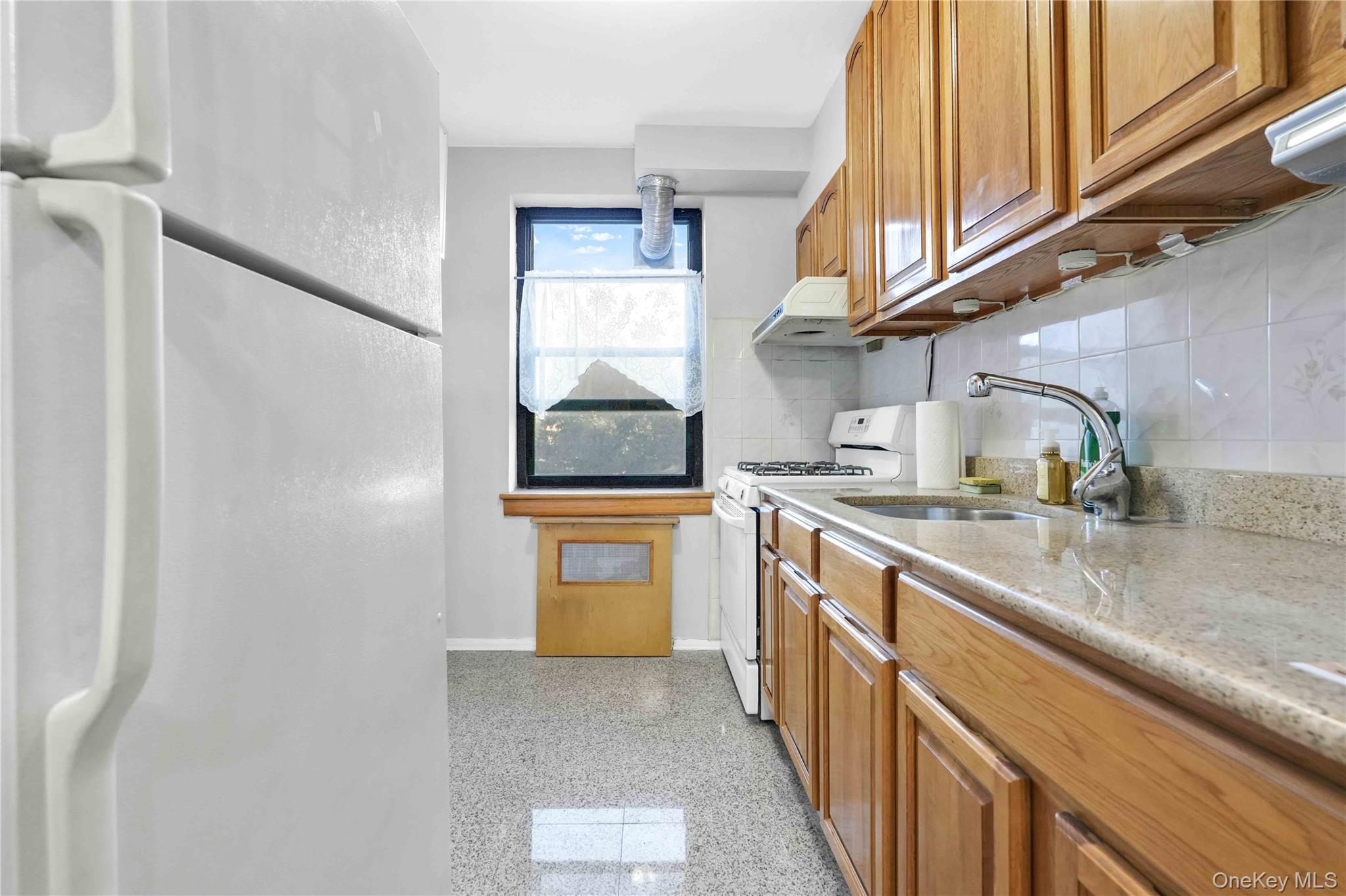 138-18 28th Road, Unit 2F photo 15