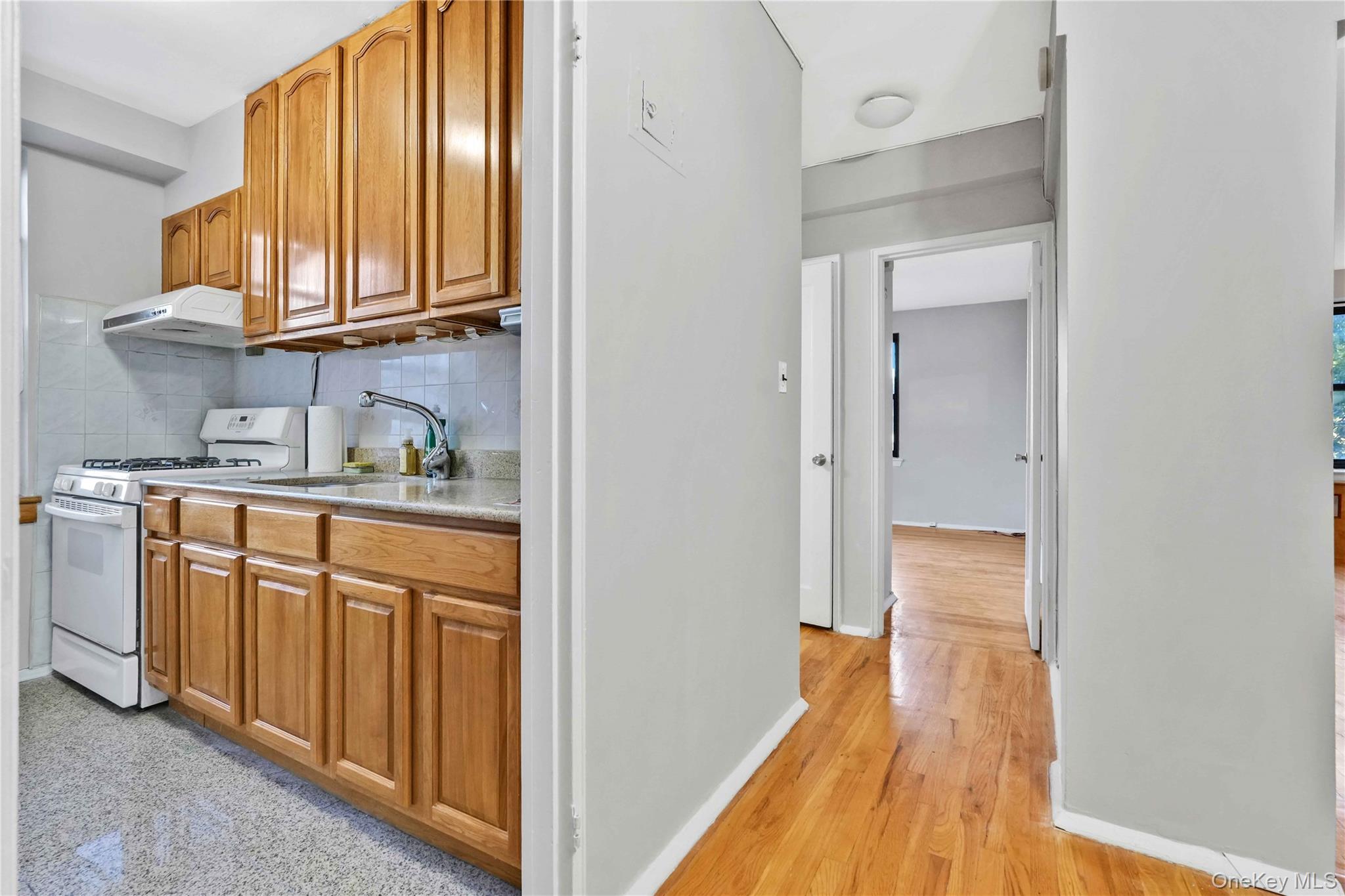 138-18 28th Road, Unit 2F photo 16