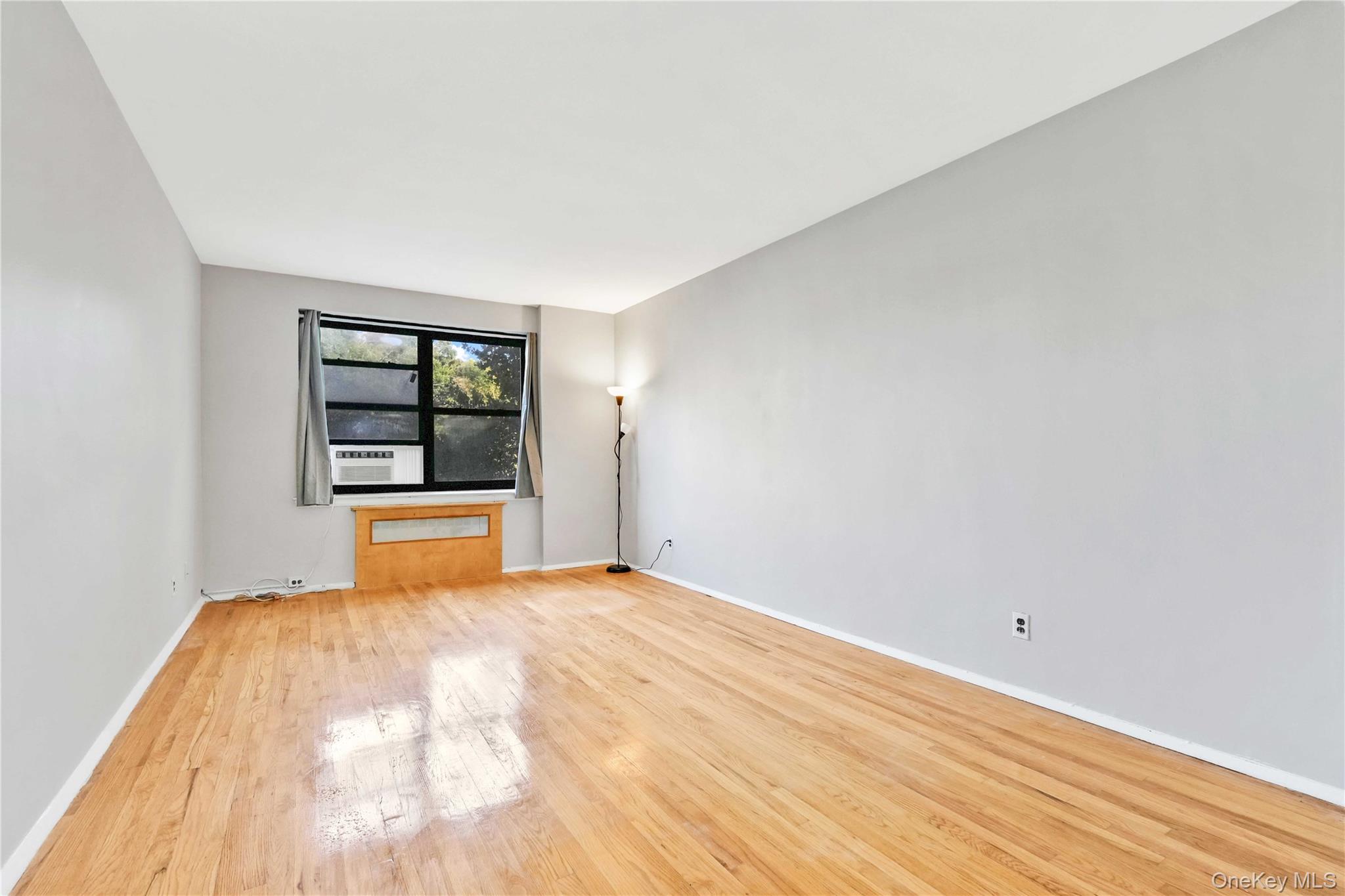 138-18 28th Road, Unit 2F photo 2