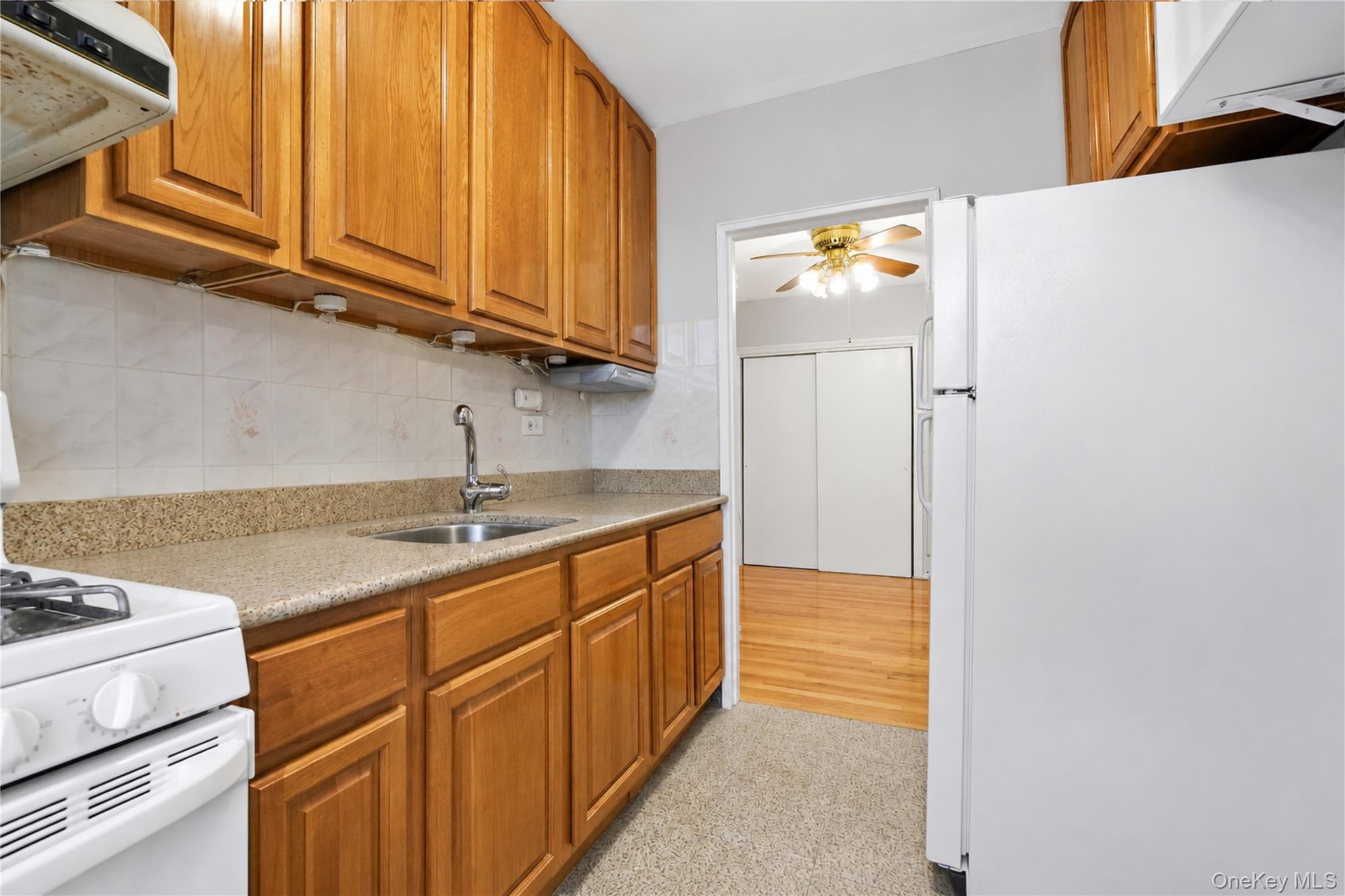 138-18 28th Road, Unit 2F photo 14