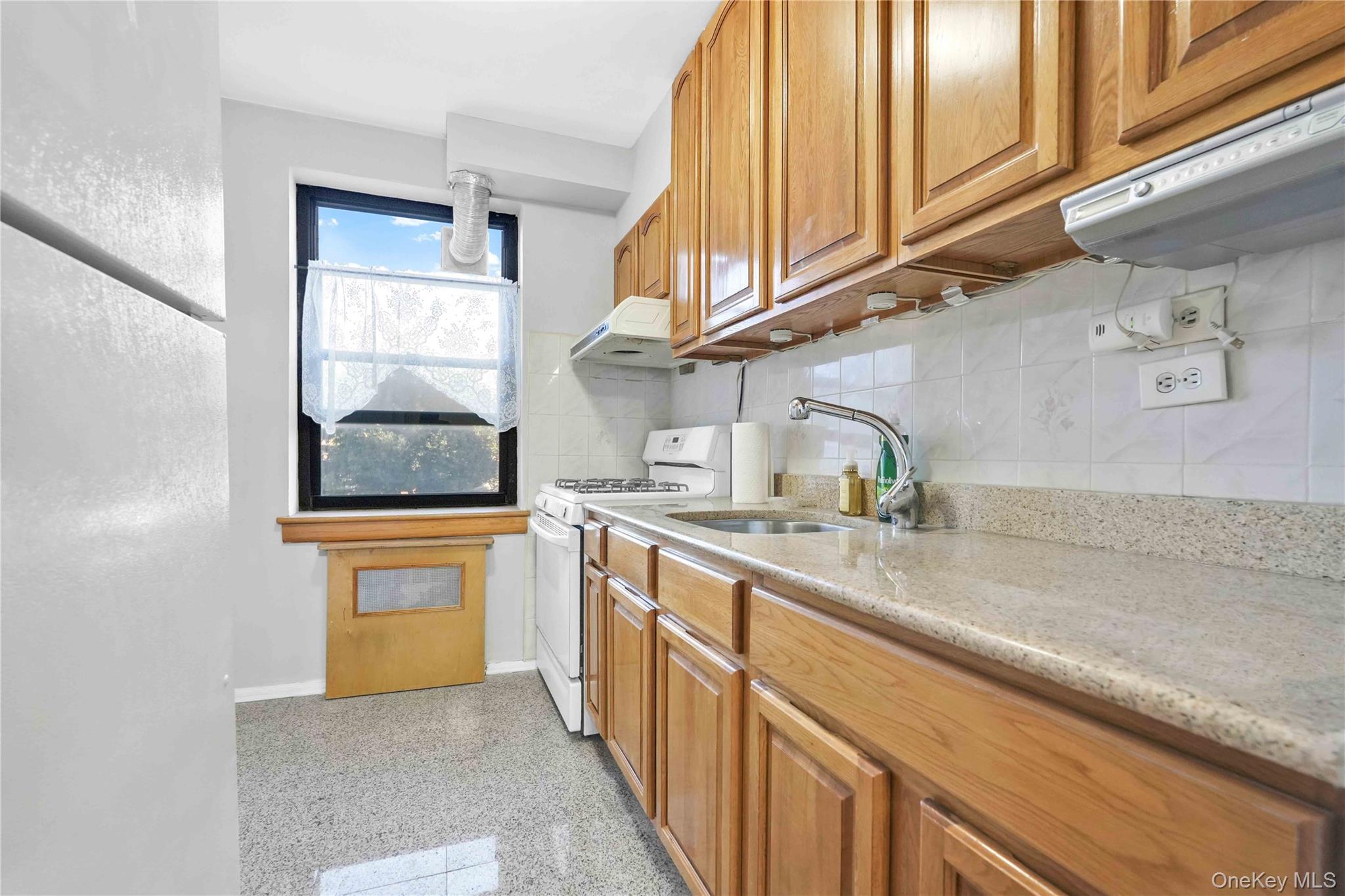 138-18 28th Road, Unit 2F photo 13
