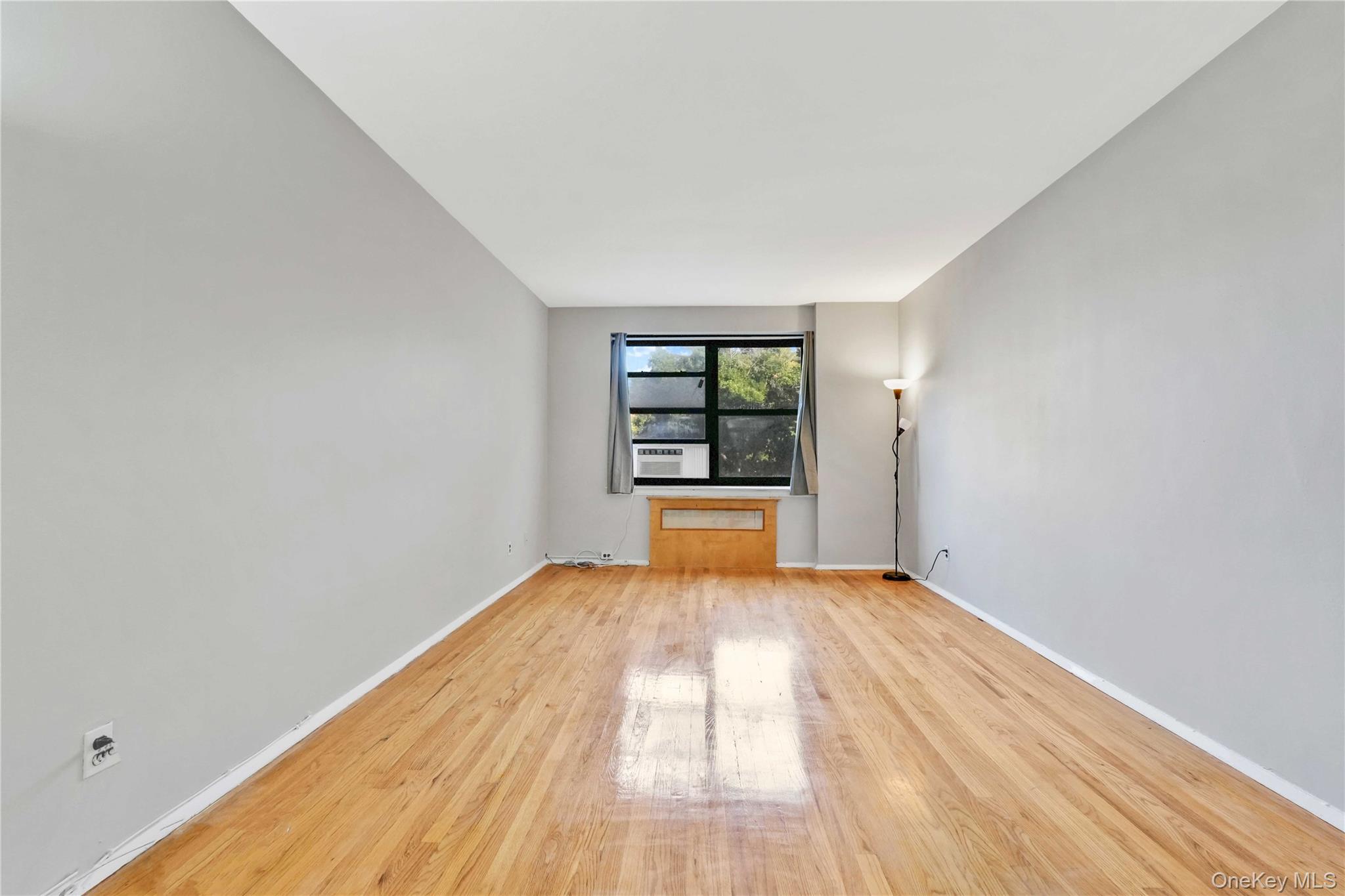 138-18 28th Road, Unit 2F photo 3